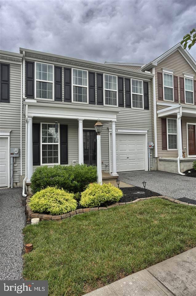 Hummelstown, PA 17036,839 FAWN LN