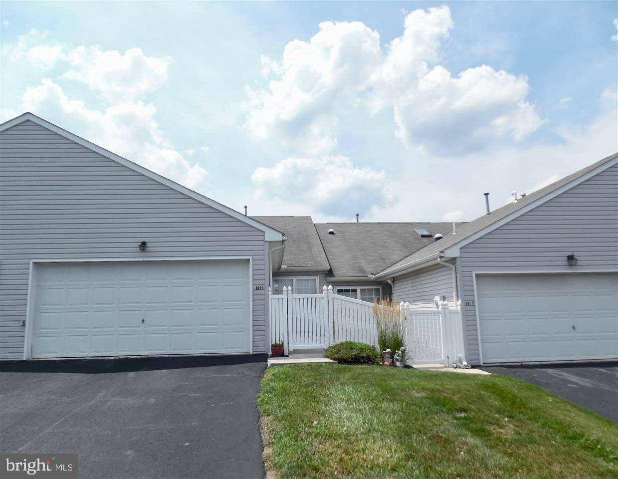 Harrisburg, PA 17111,1099 WOODED POND DR