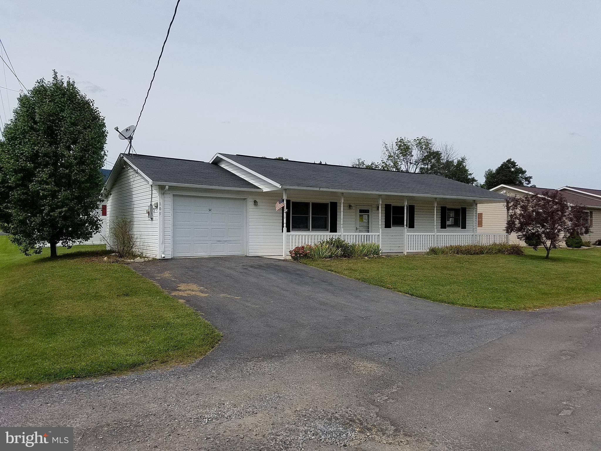 Keyser, WV 26726,105 HUMMINGBIRD ST