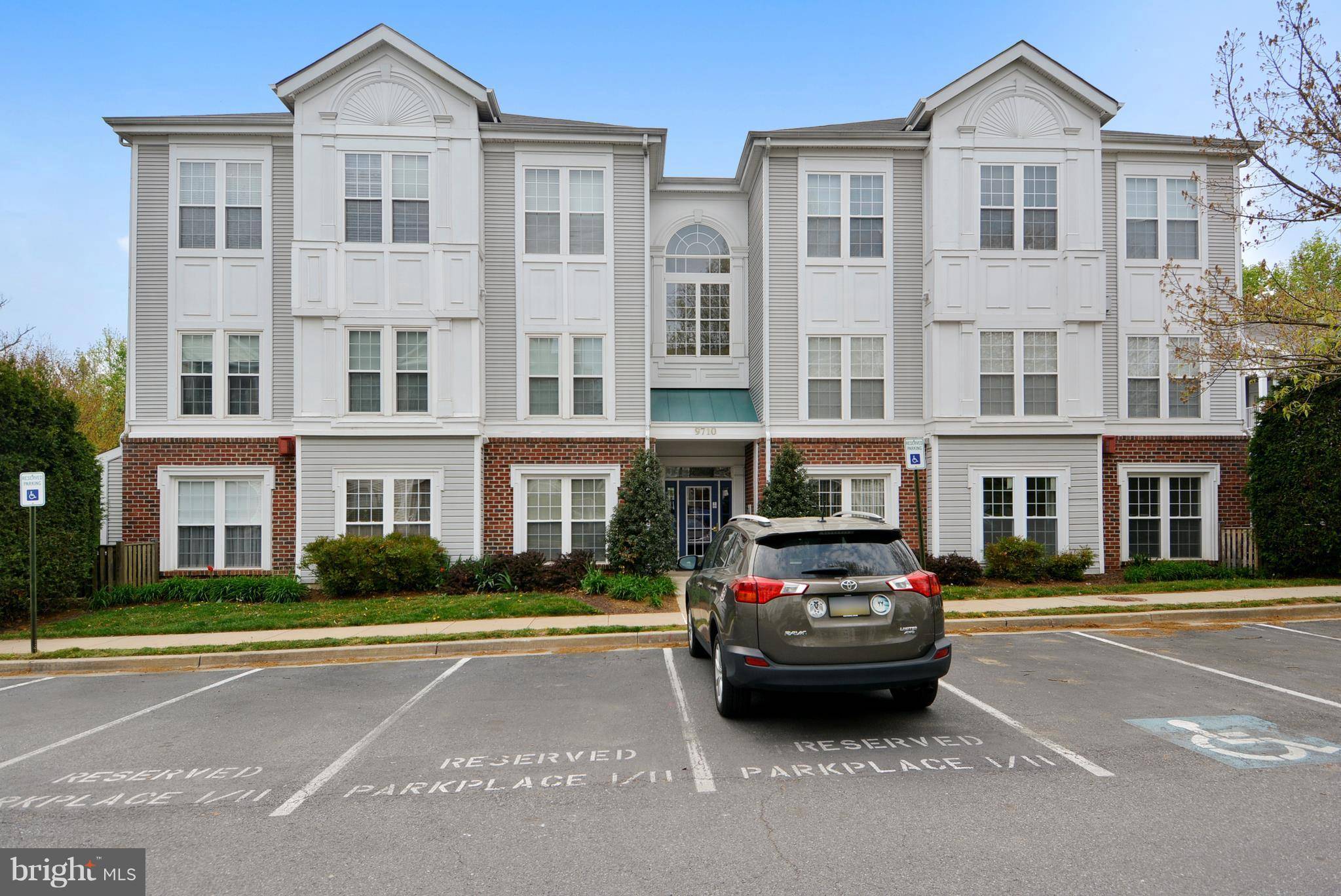 Gaithersburg, MD 20886,9701 LEATHERFERN TER #101