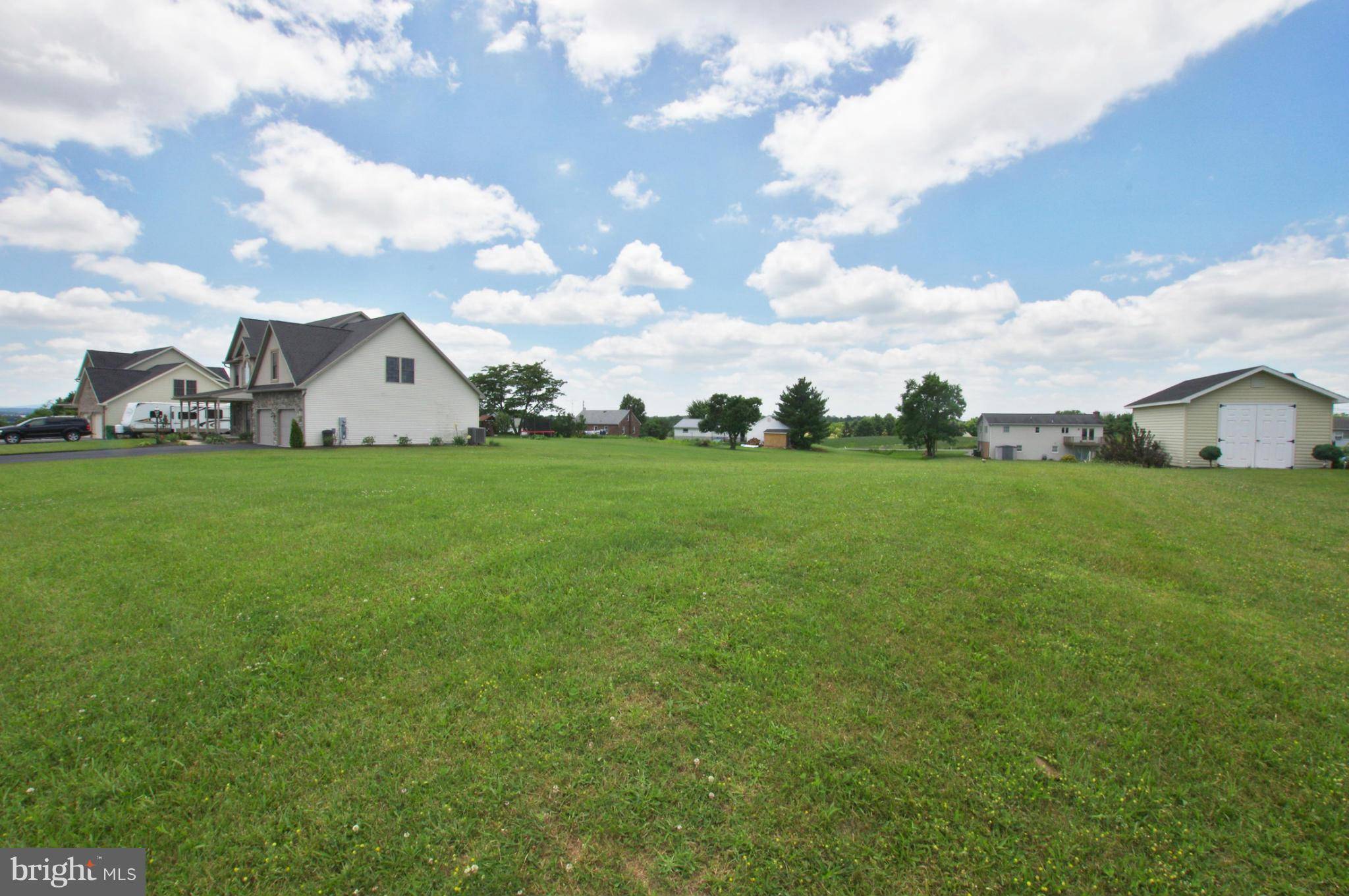 Chambersburg, PA 17201,4 BURDOCK CT