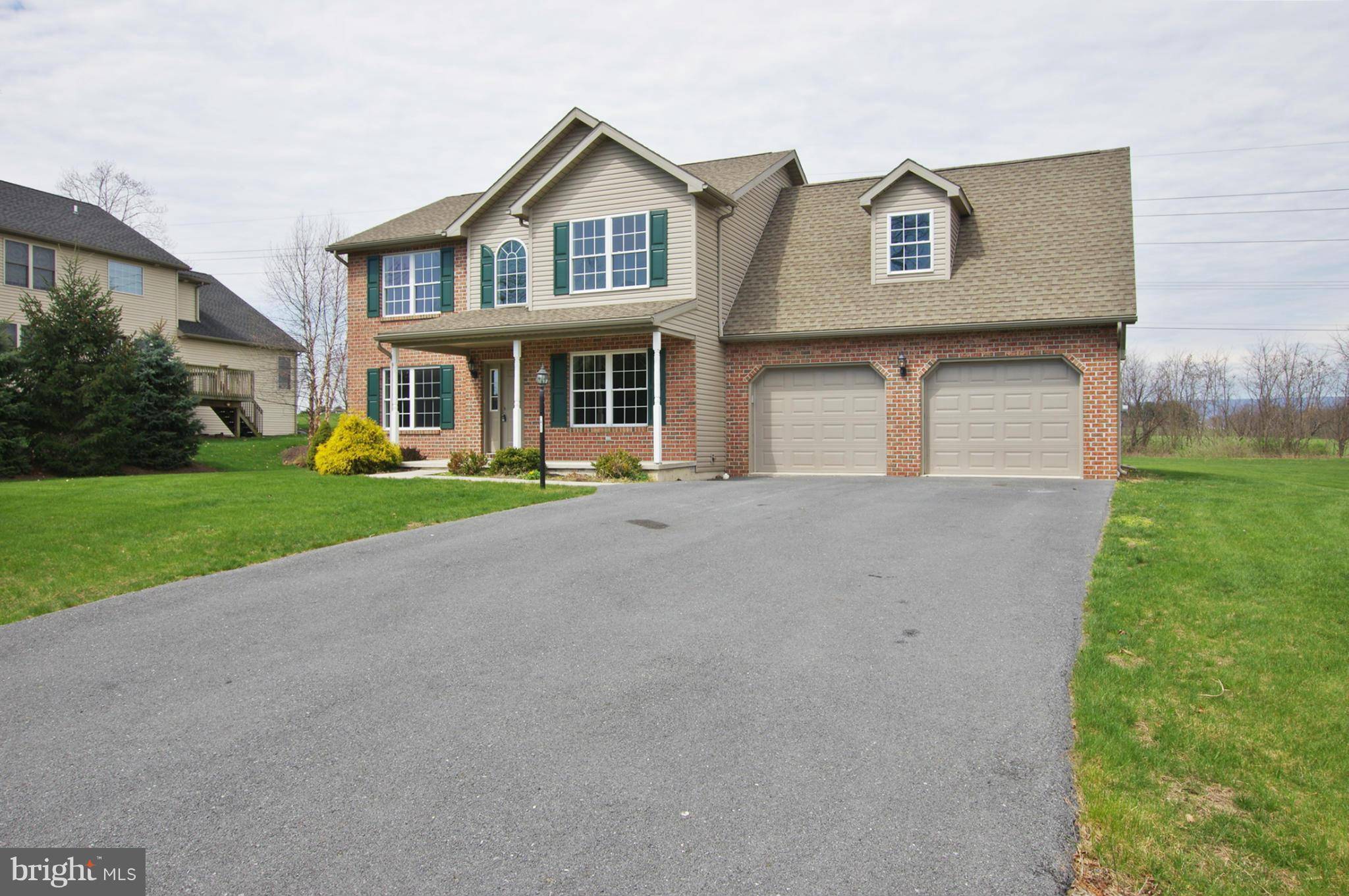 Chambersburg, PA 17201,1411 HUNTERS CHASE