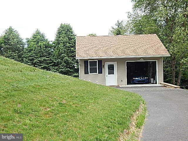 Chambersburg, PA 17202,524 LARKSPUR LN