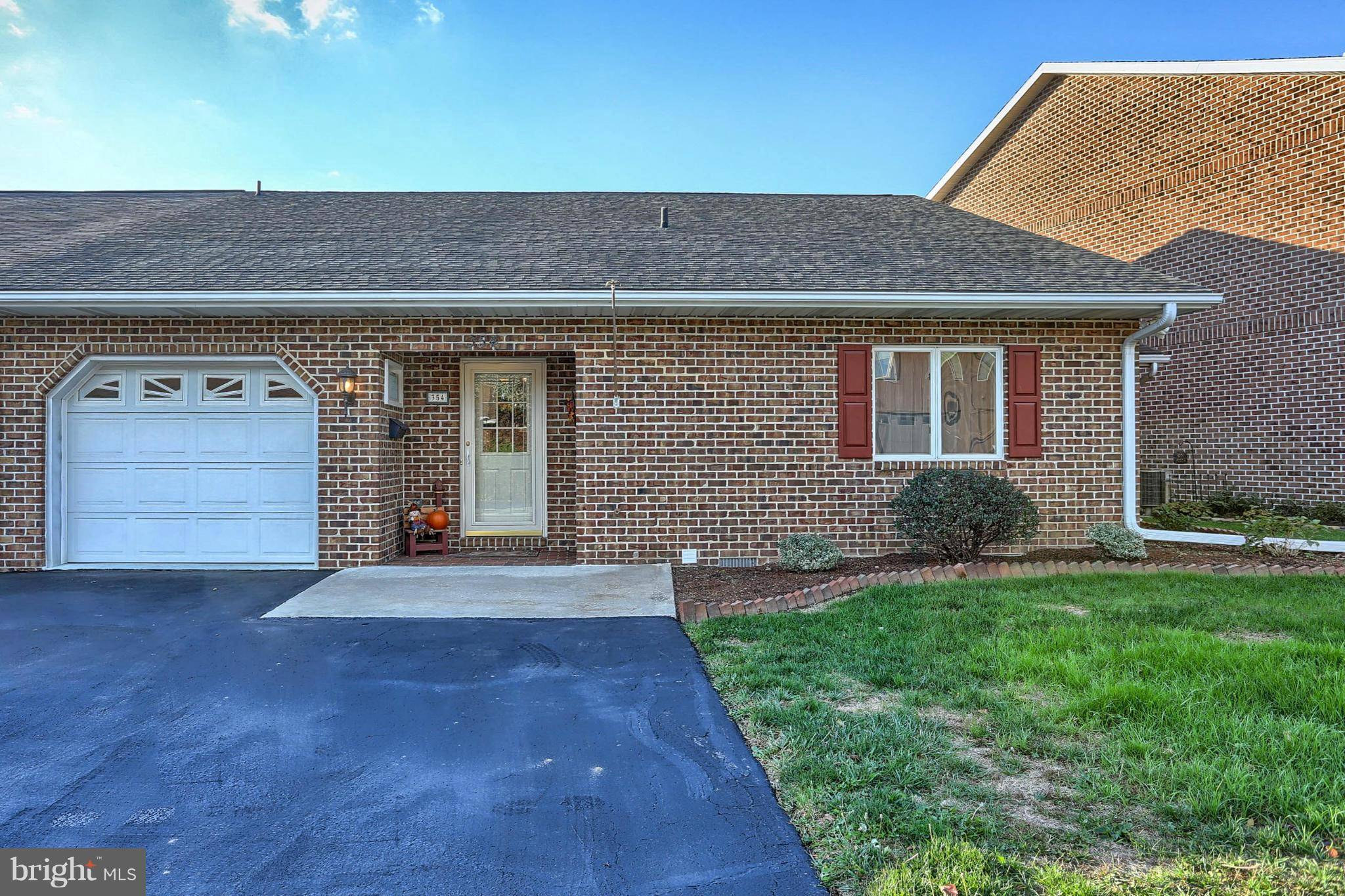 Chambersburg, PA 17201,354 STONEGATE CT