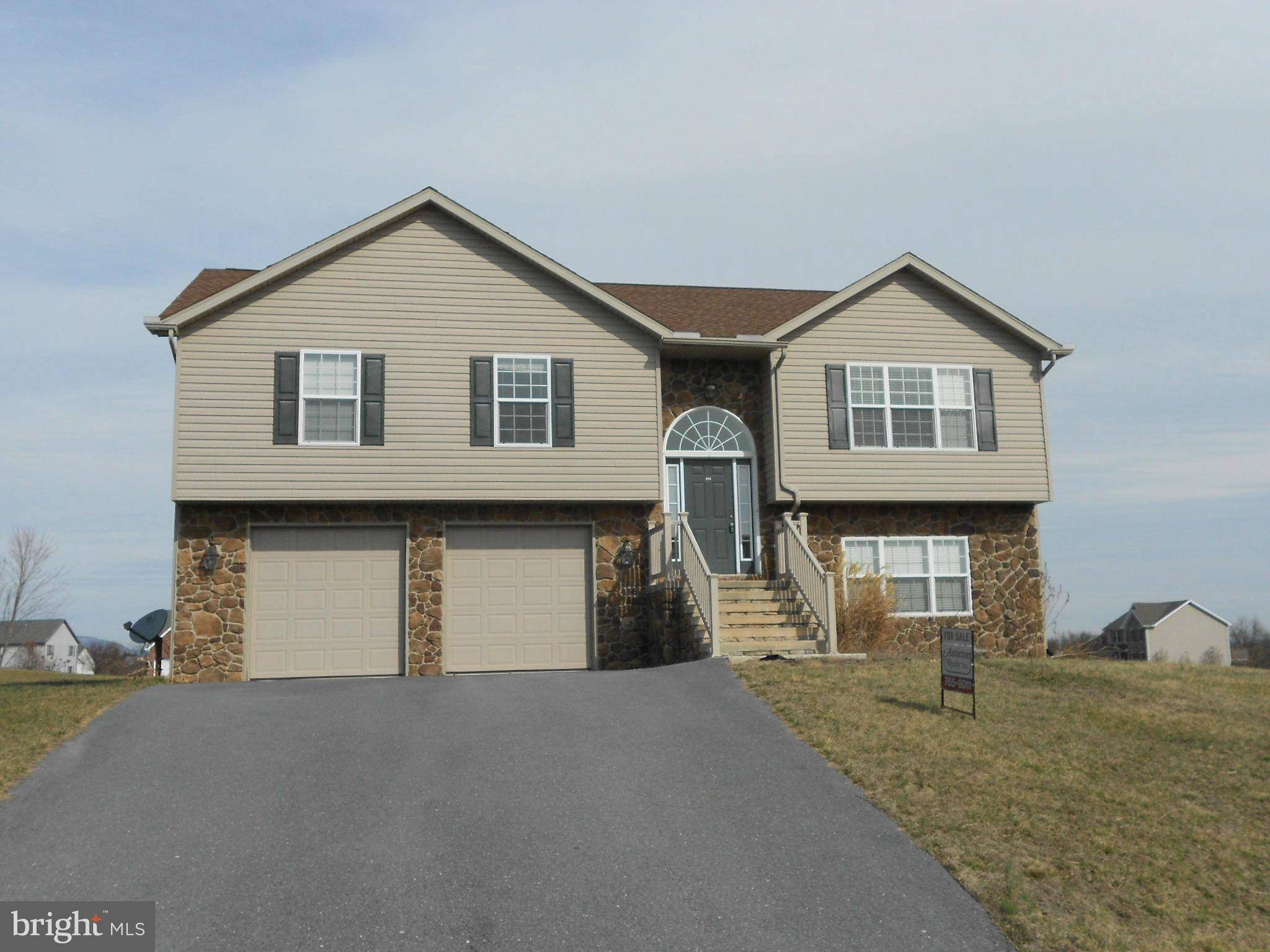 Chambersburg, PA 17202,809 LINDIA DR