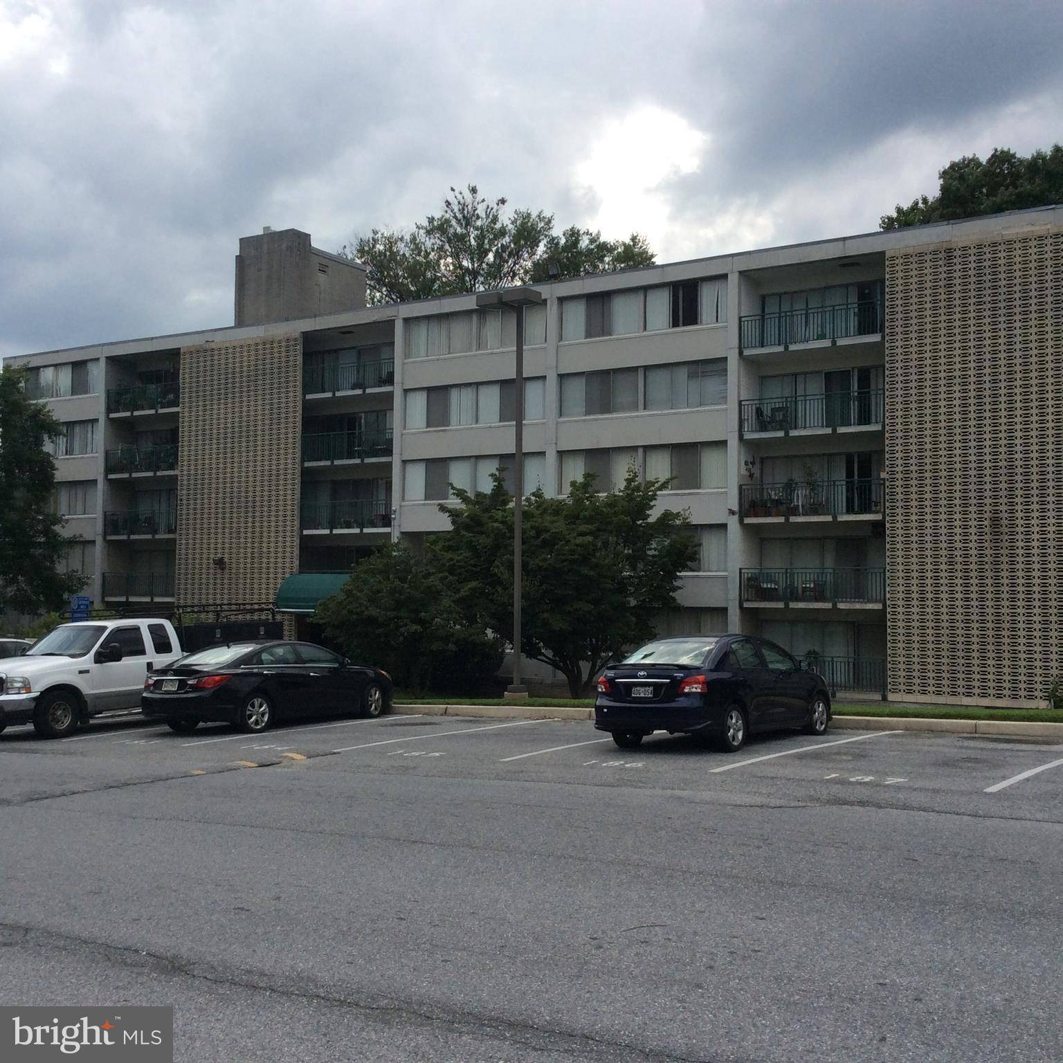 Adelphi, MD 20783,1806 METZEROTT RD #205