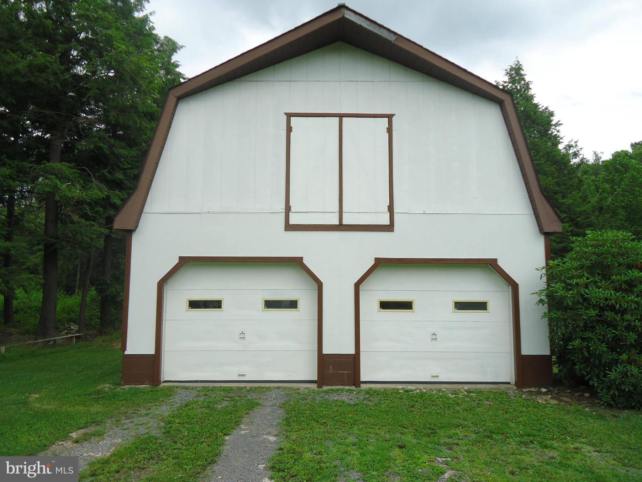 Mount Storm, WV 26739,38 LEAF MAPLE LN