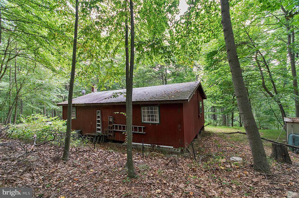 Great Cacapon, WV 25422,456 ROCKVIEW LANE