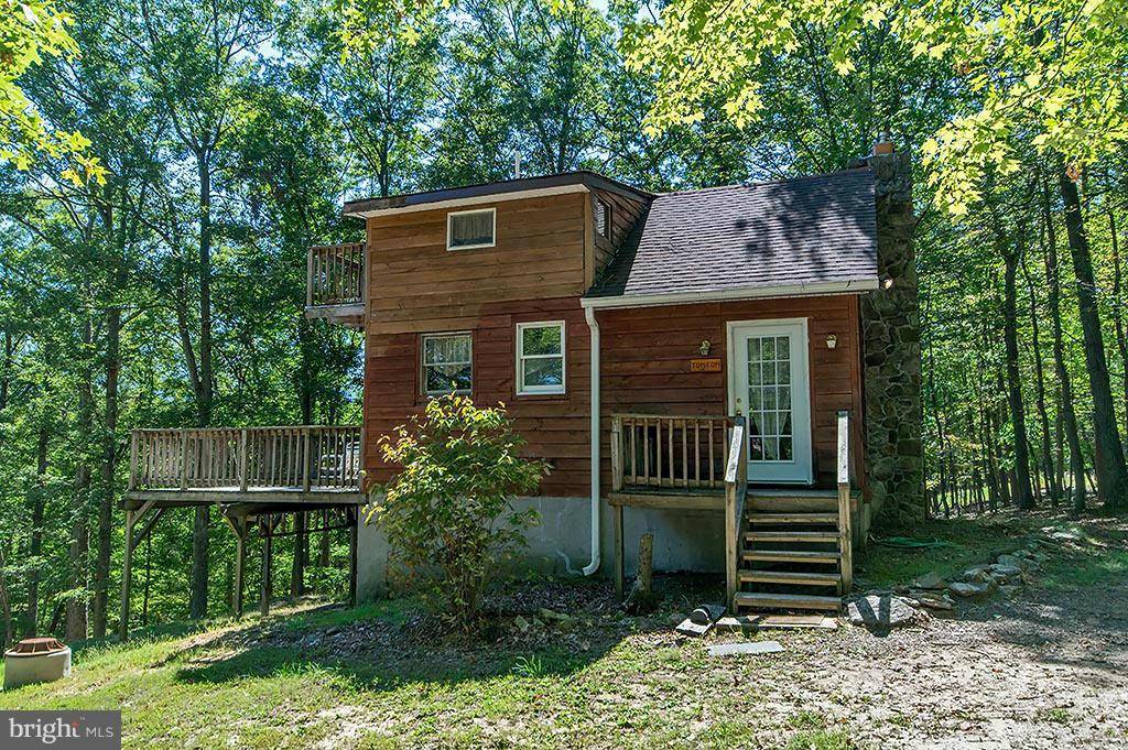 Great Cacapon, WV 25422,427 CEDAR RUN LN