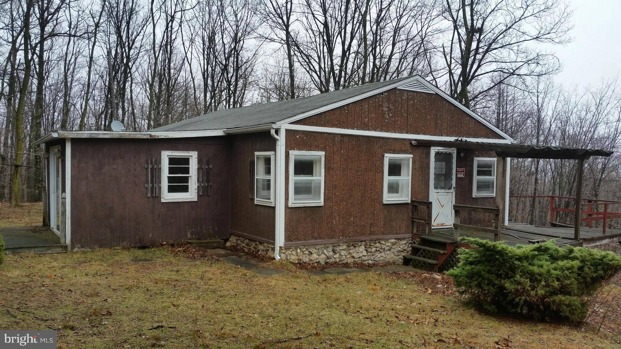 Great Cacapon, WV 25422,618 ROBERTS LANE