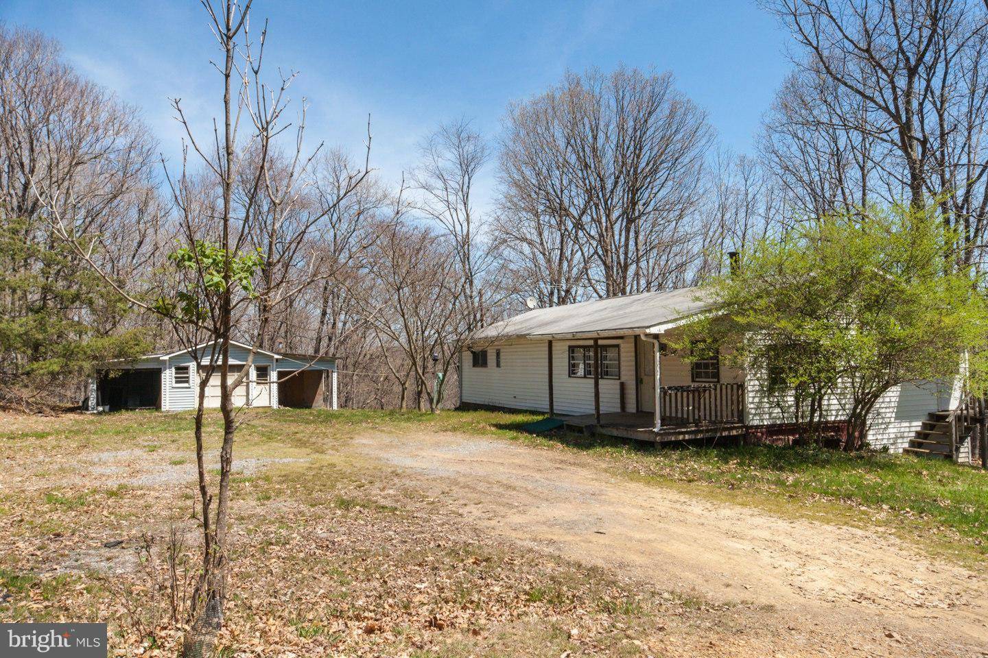 Berkeley Springs, WV 25411,752 TIMBER LANE