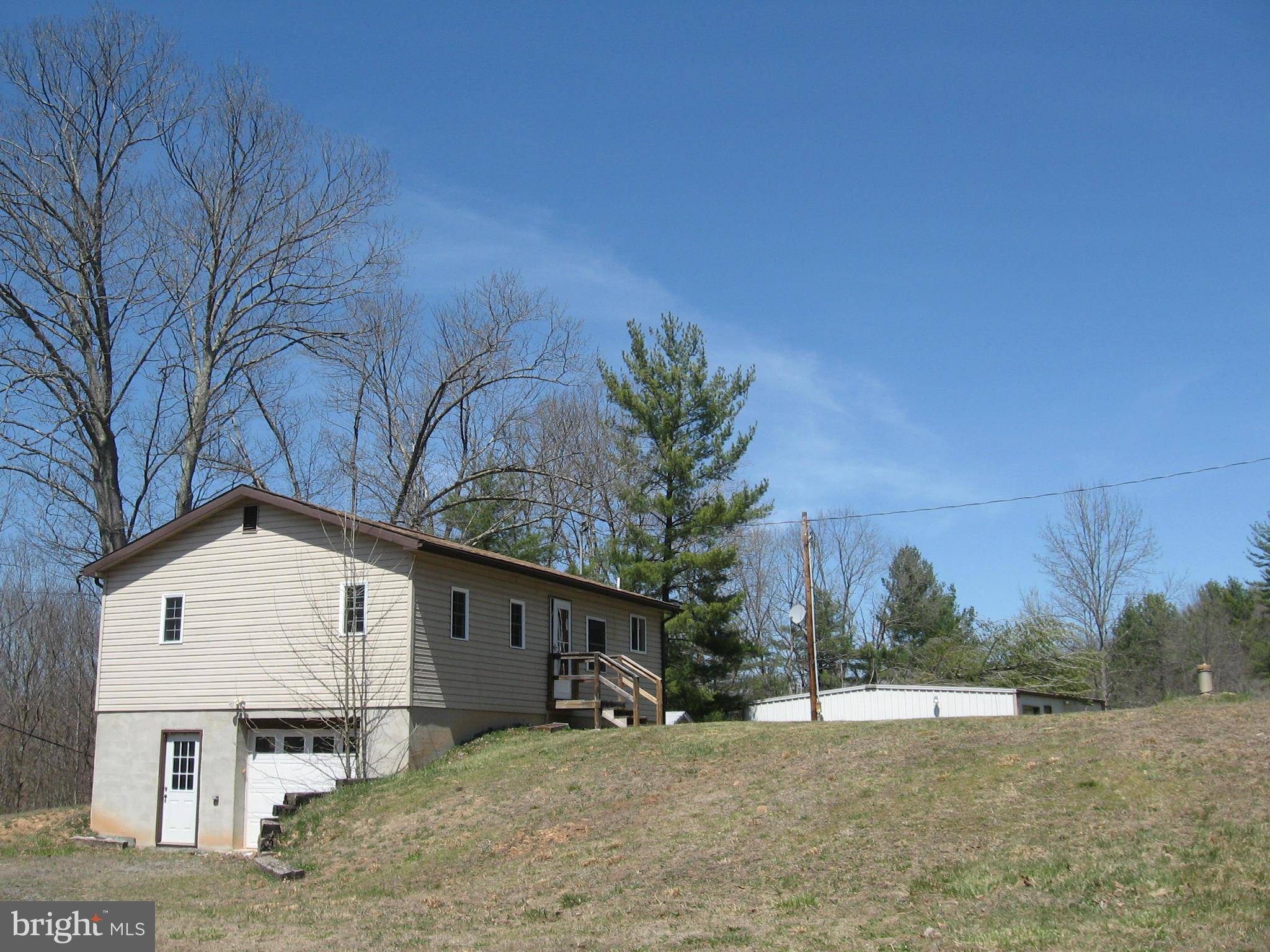 Berkeley Springs, WV 25411,944 MOUNTAIN RUN RD