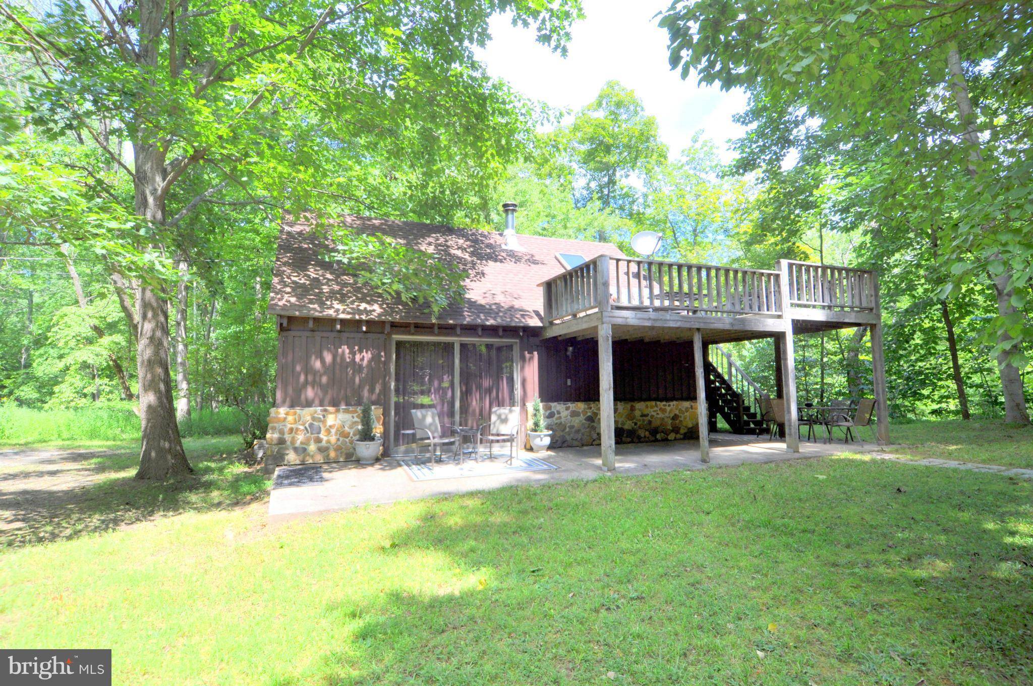 Great Cacapon, WV 25422,487 RUNNING WATERS WAY