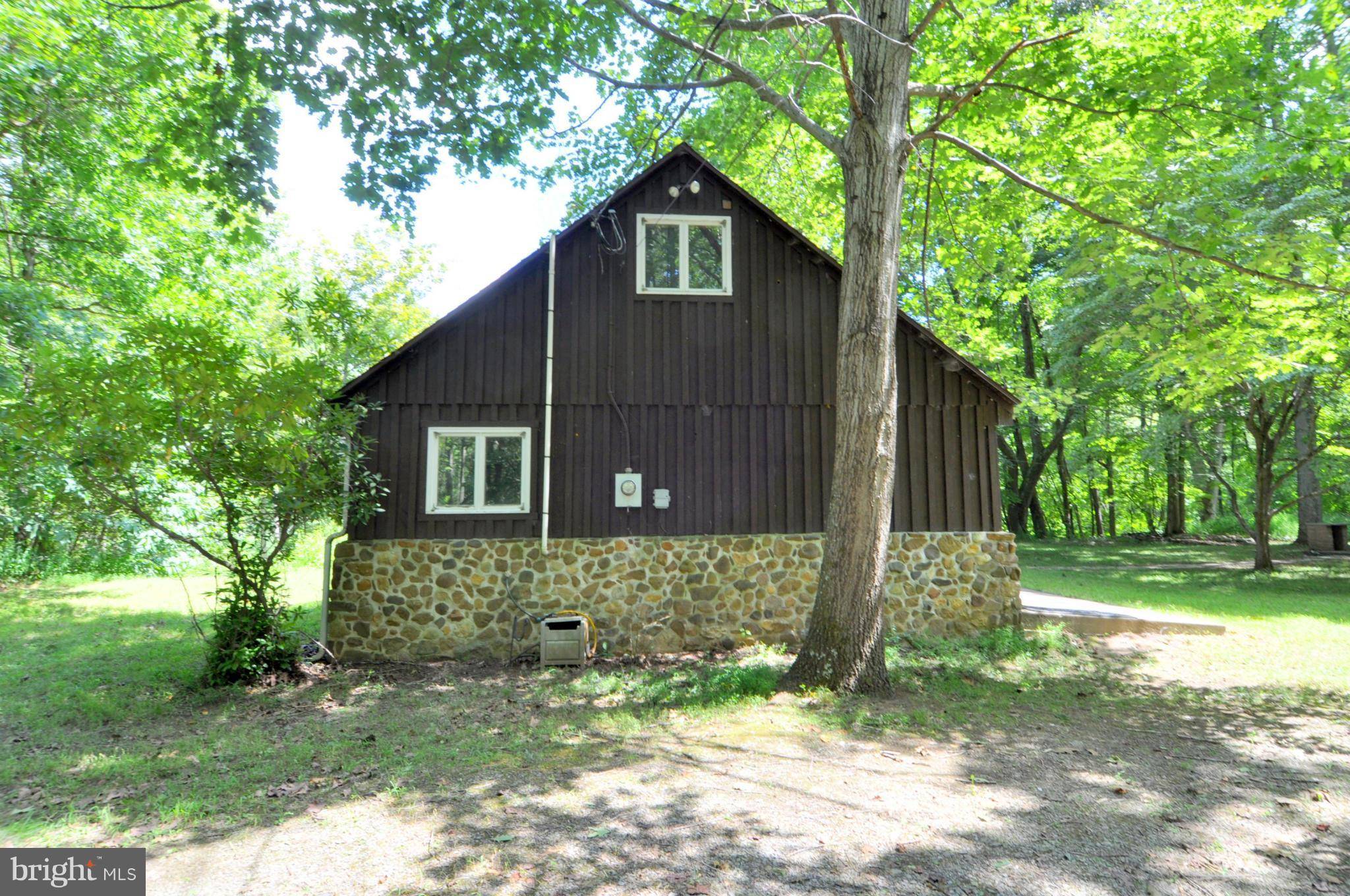 Great Cacapon, WV 25422,487 RUNNING WATERS WAY