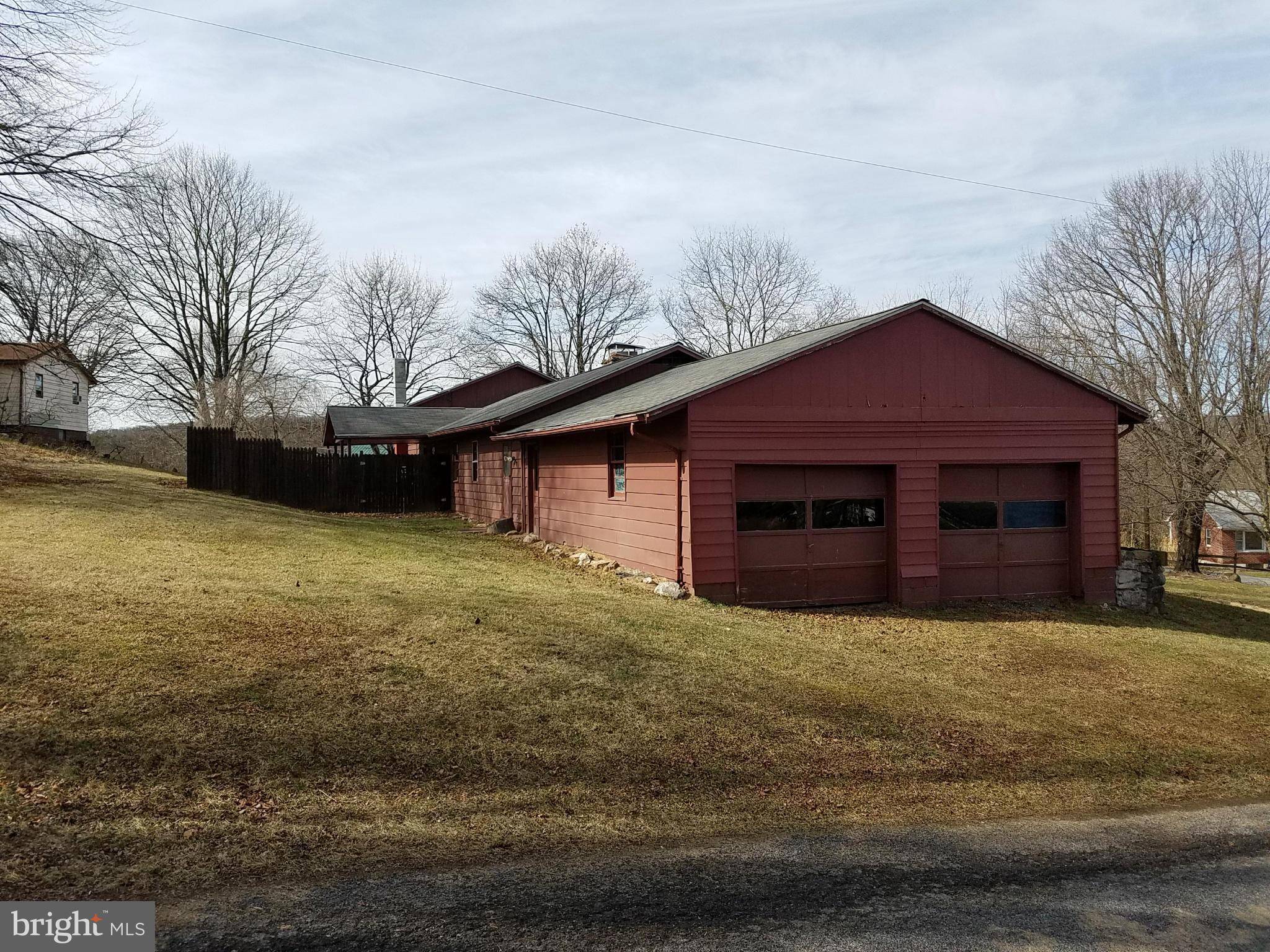 Paw Paw, WV 25434,303 MOSER AVE