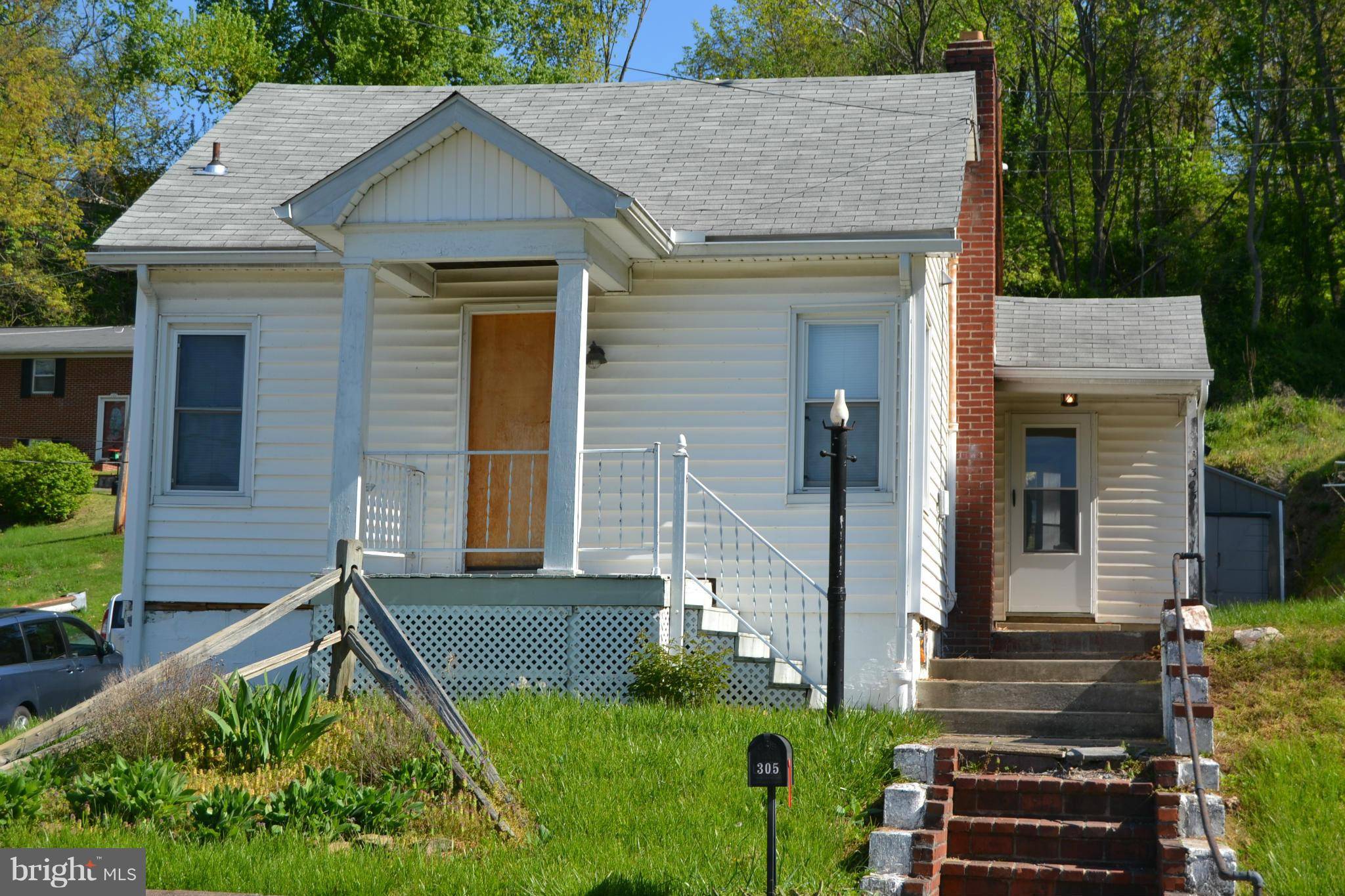 Brunswick, MD 21716,305 A ST E