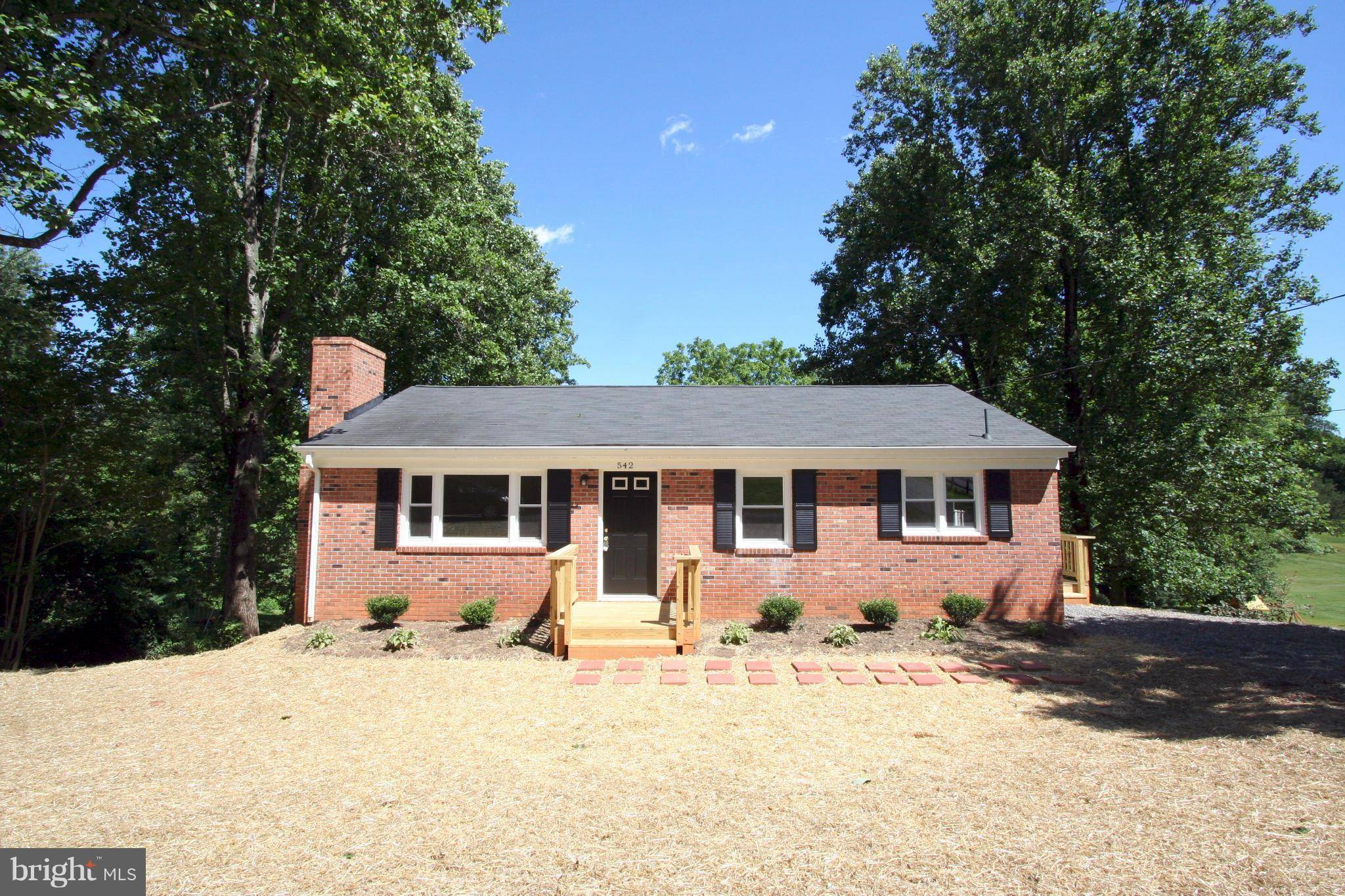 Ruckersville, VA 22968,542 LOCUST LN