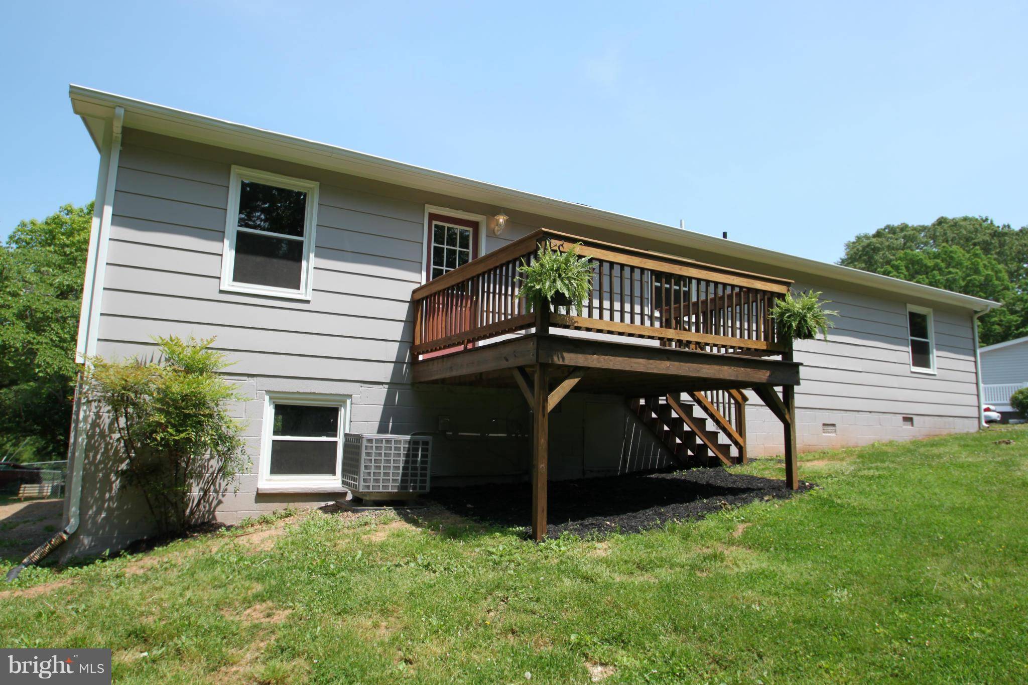 Ruckersville, VA 22968,135 THOMAS CT