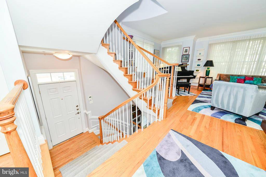 Mclean, VA 22101,1329 LESSARD LN