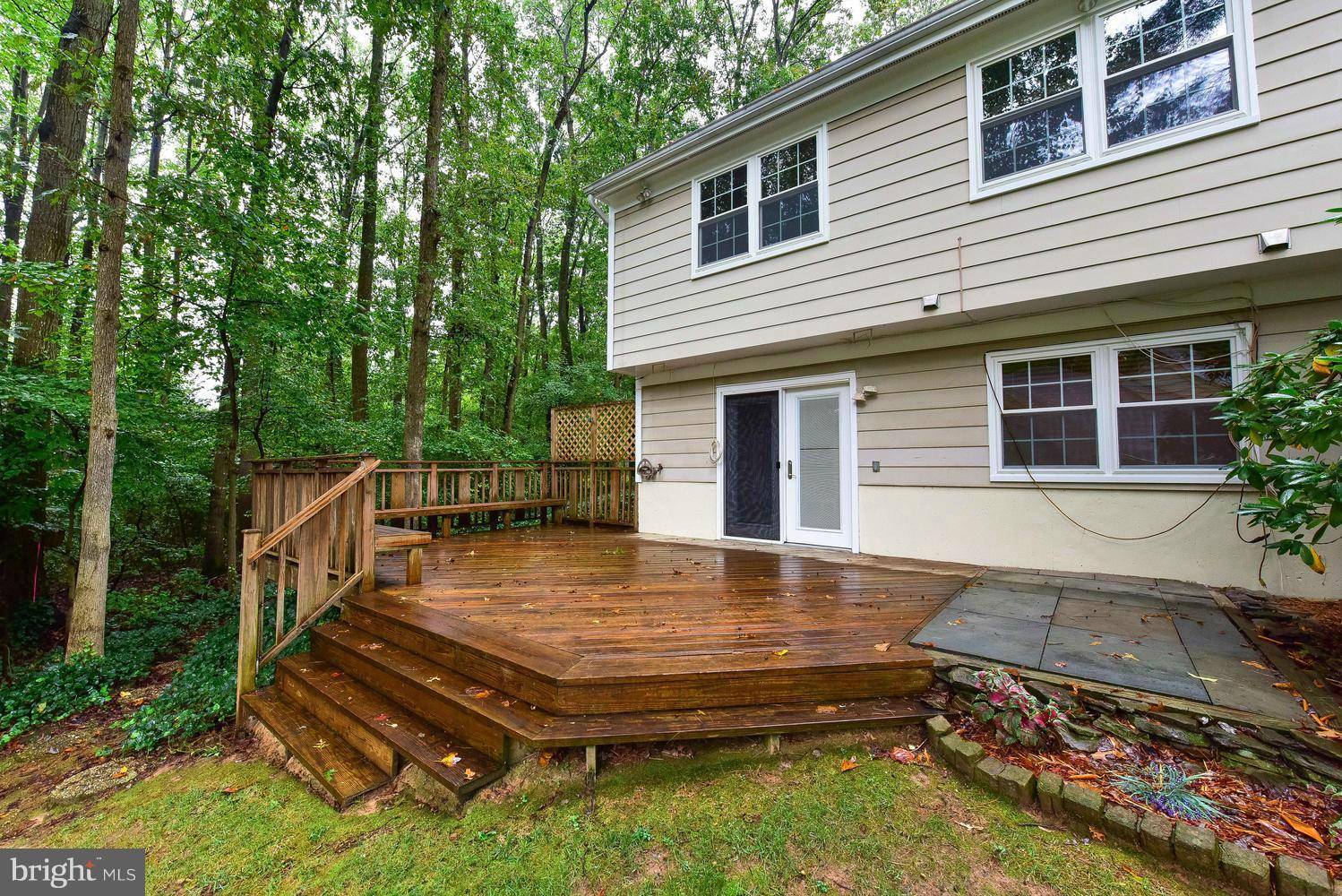 Burke, VA 22015,9925 HEMLOCK WOODS LN