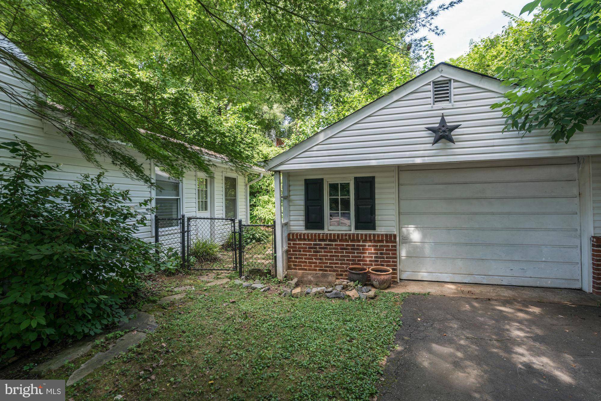 Falls Church, VA 22041,3920 ASHWOOD PL