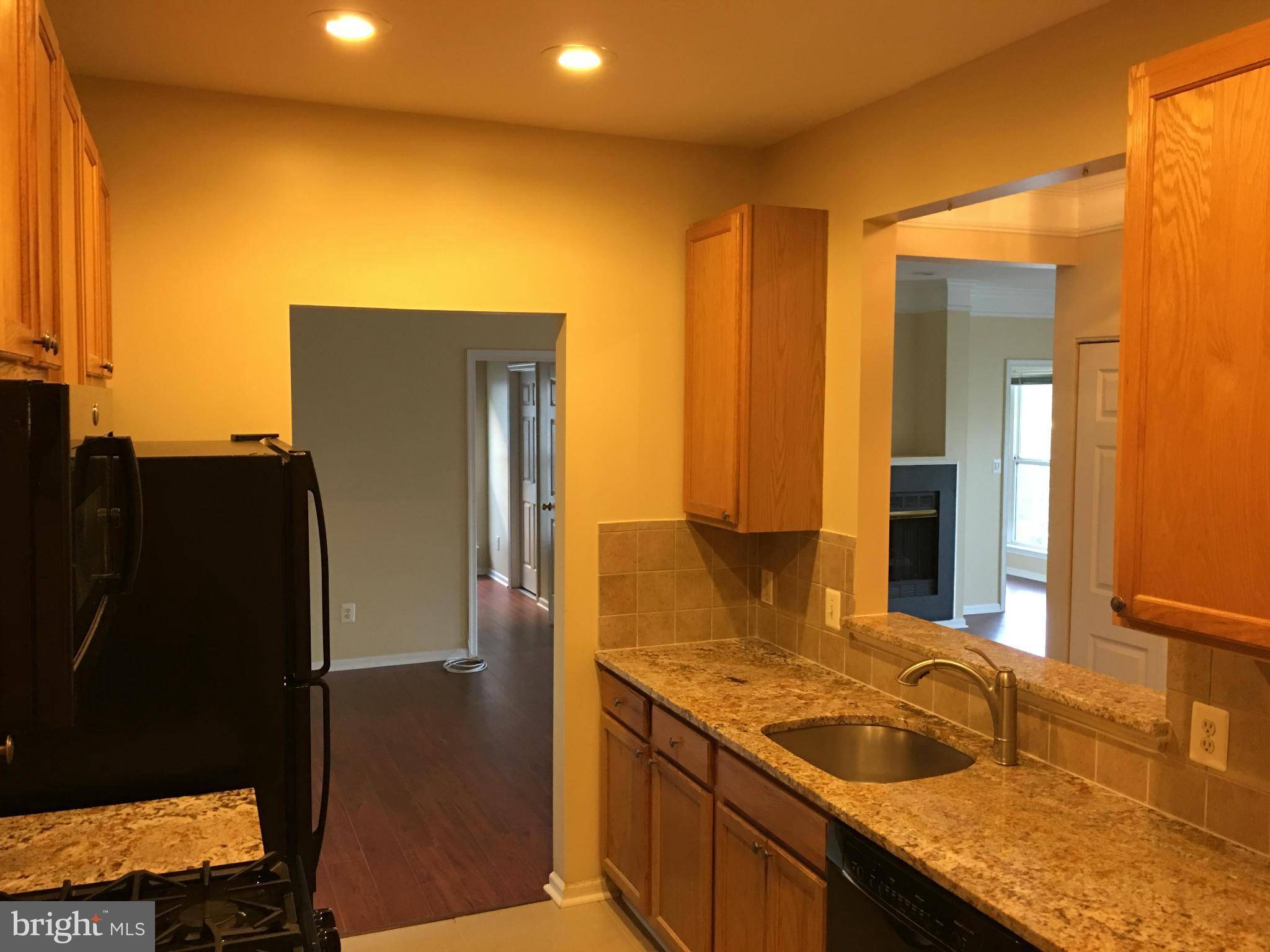 Alexandria, VA 22315,6587 GRANGE LN #304