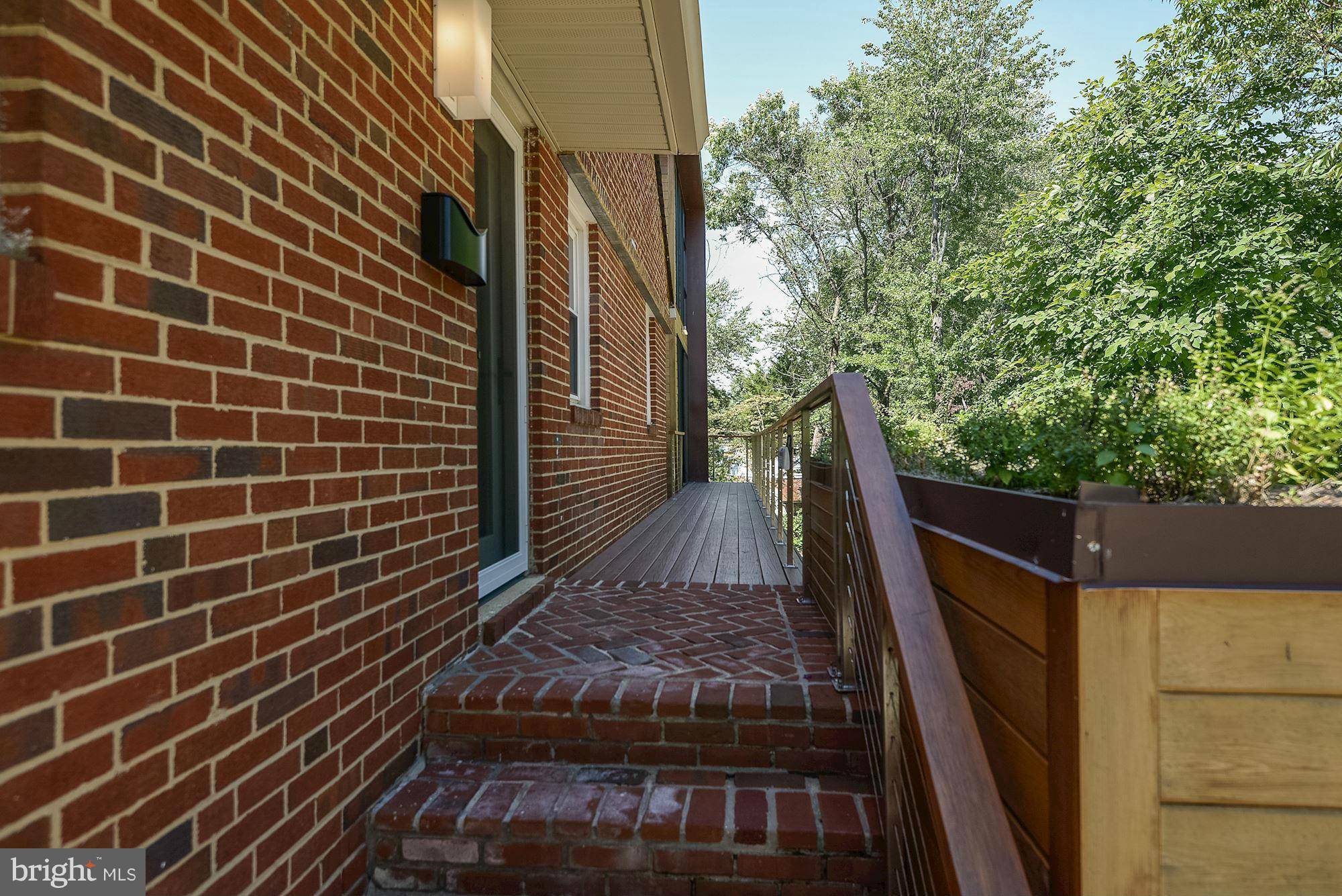 Mclean, VA 22101,6816 LUMSDEN ST