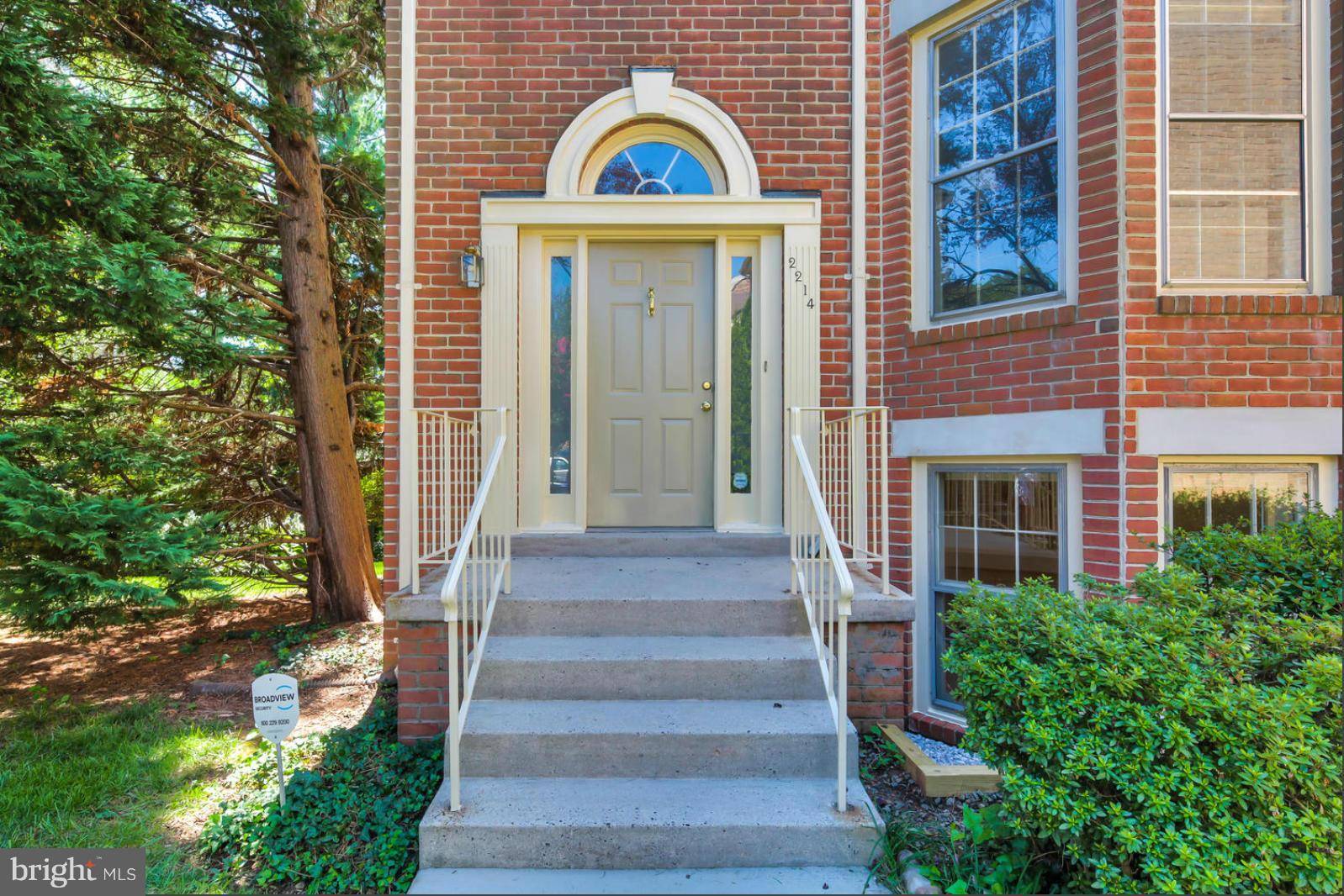 Falls Church, VA 22043,2214 KINGS GARDEN WAY