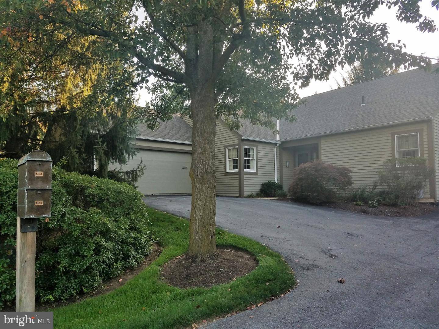 Wyomissing, PA 19610,1954 MEADOW LN