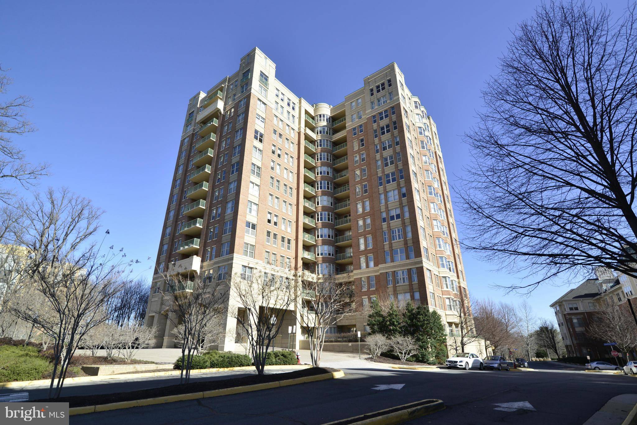 Reston, VA 20190,11776 STRATFORD HOUSE PL #304