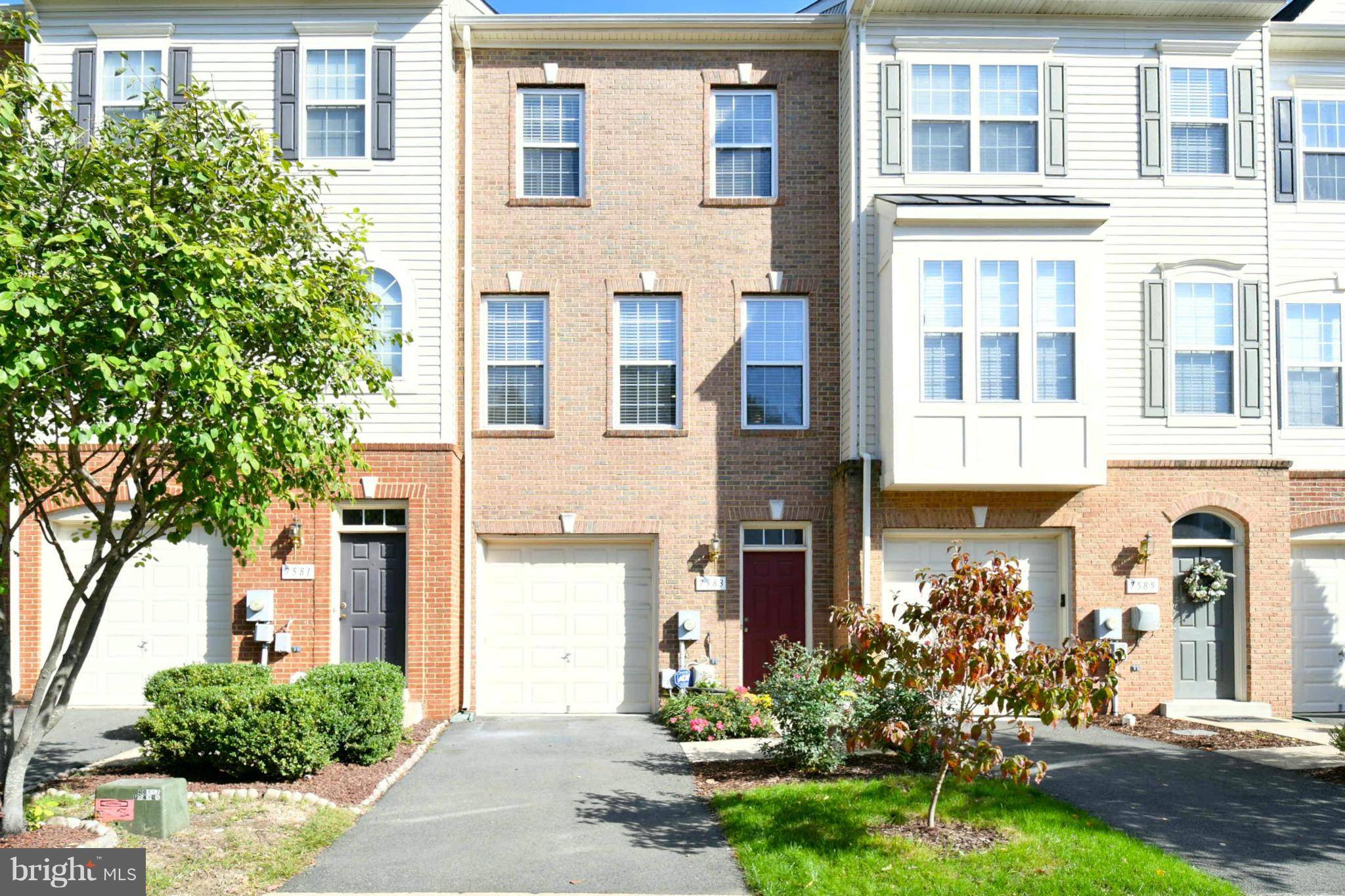 Alexandria, VA 22306,7583 GREAT SWAN CT