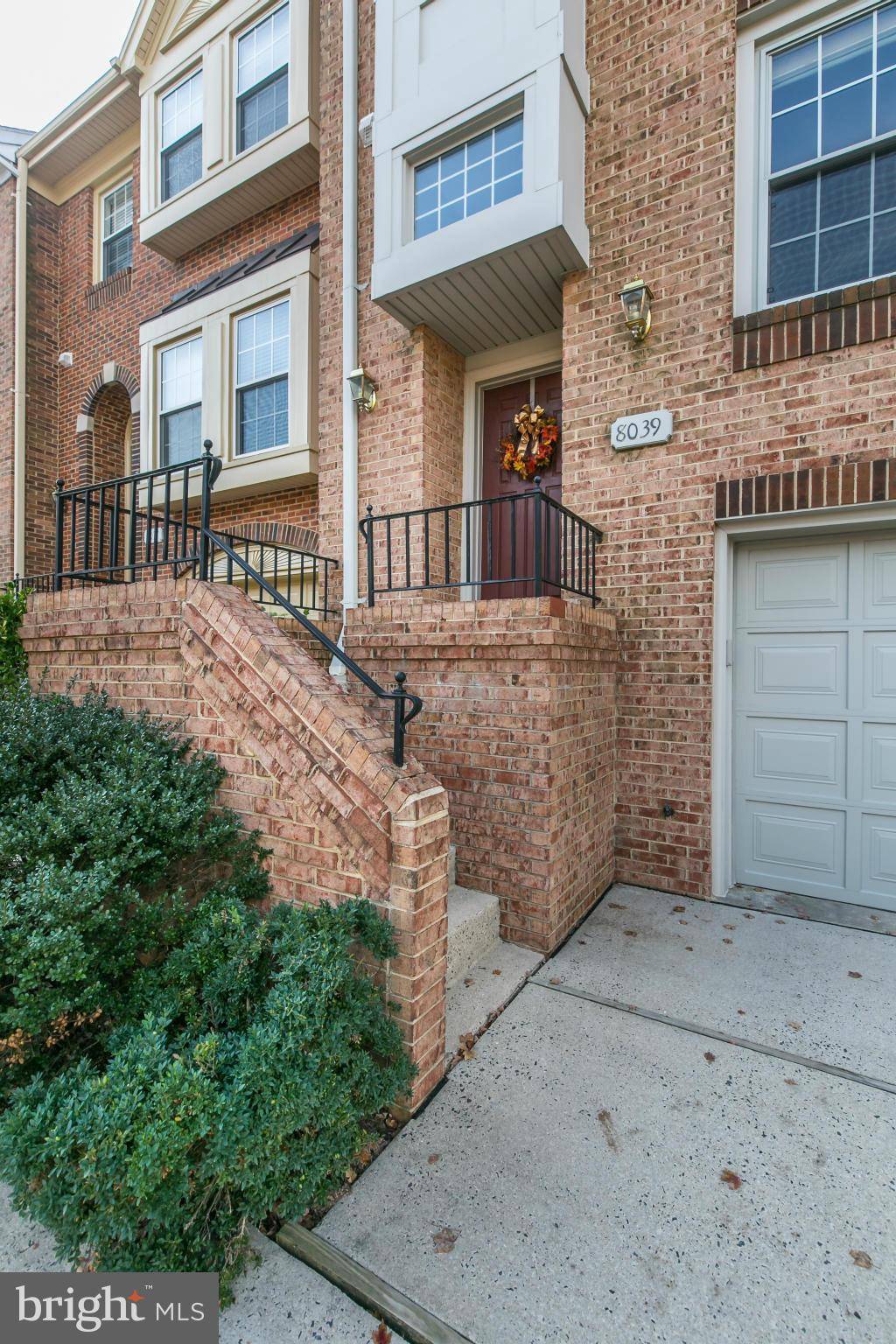 Vienna, VA 22182,8039 MERRY OAKS CT