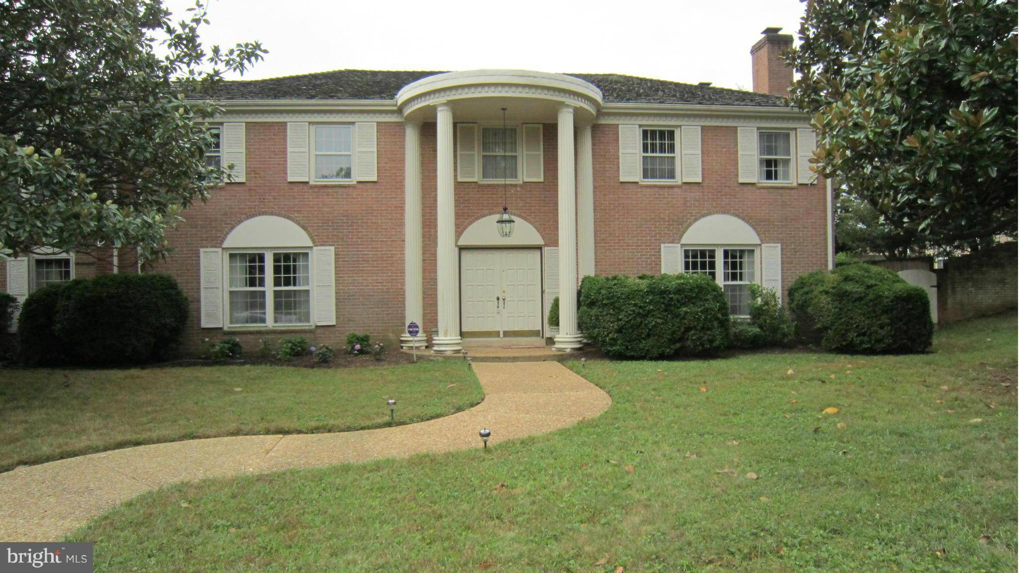 Mclean, VA 22101,6209 STONEHAM LN