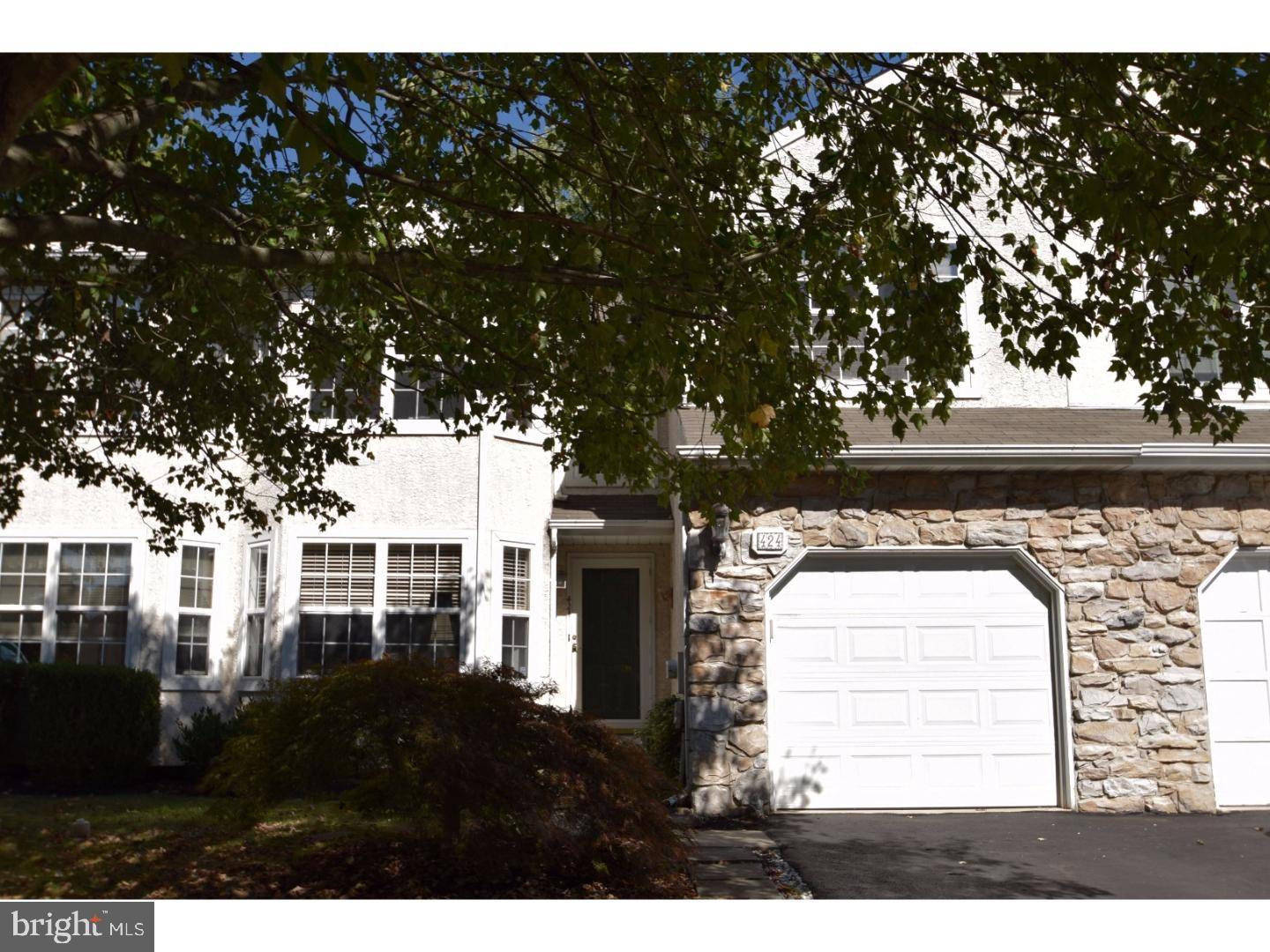 Maple Glen, PA 19002,424 DOGWOOD DR