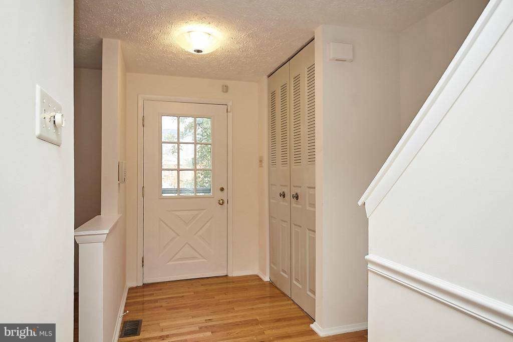 Centreville, VA 20121,5888 CLARENDON SPRINGS PL