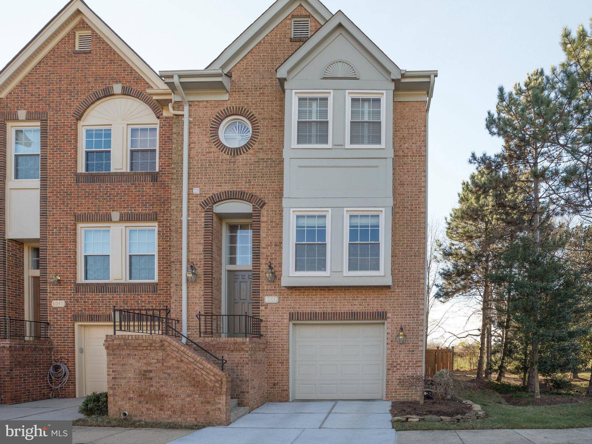 Vienna, VA 22182,8047 MERRY OAKS CT