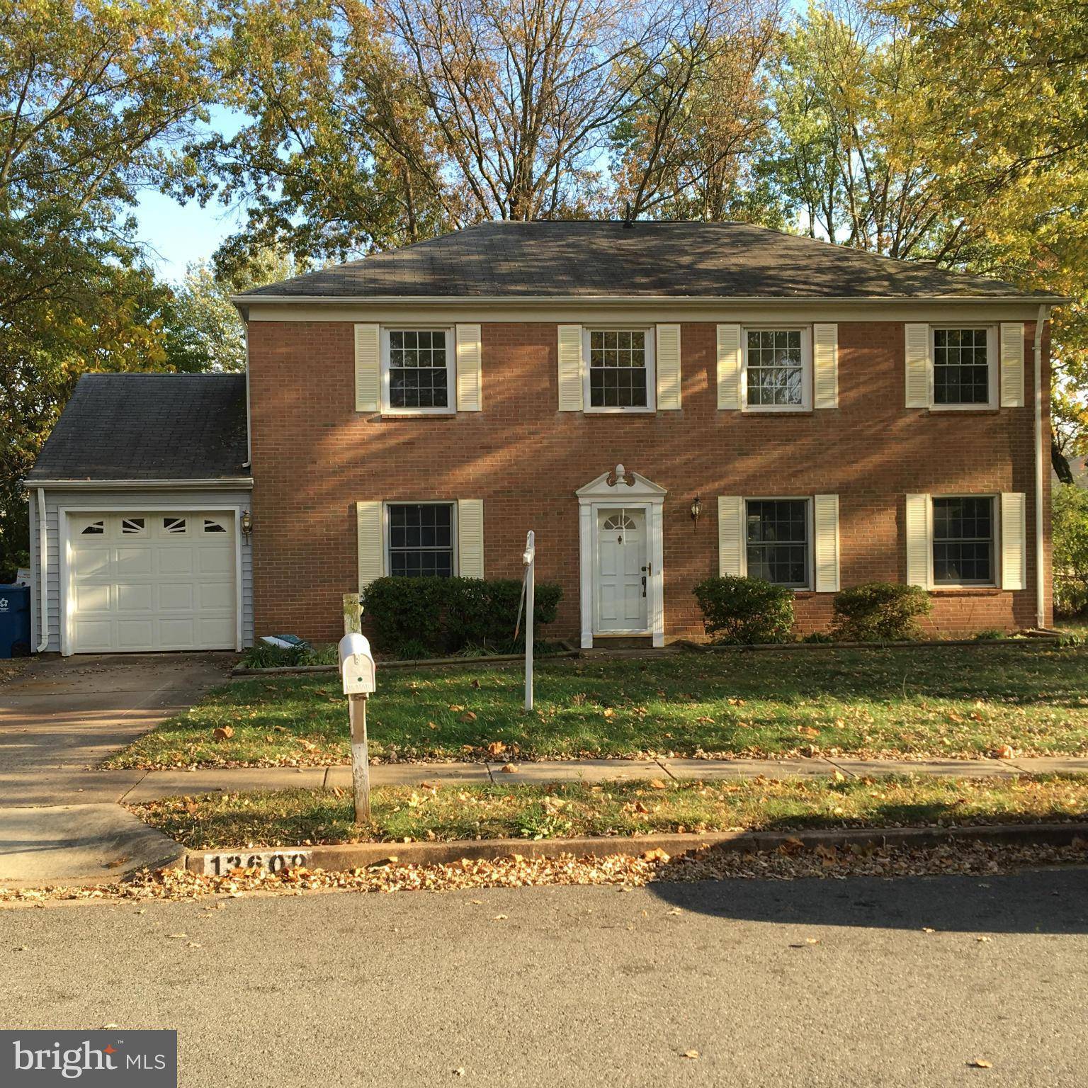 Chantilly, VA 20151,13609 ELLENDALE DR