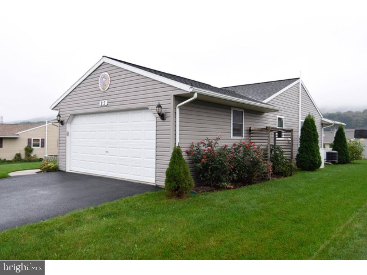 Newmanstown, PA 17073,25 MEADOW DR