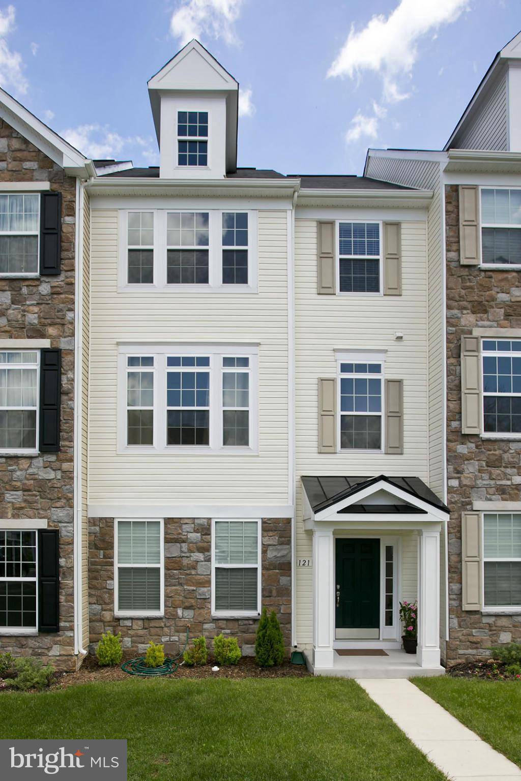 Winchester, VA 22602,121 CHESHIRE CT