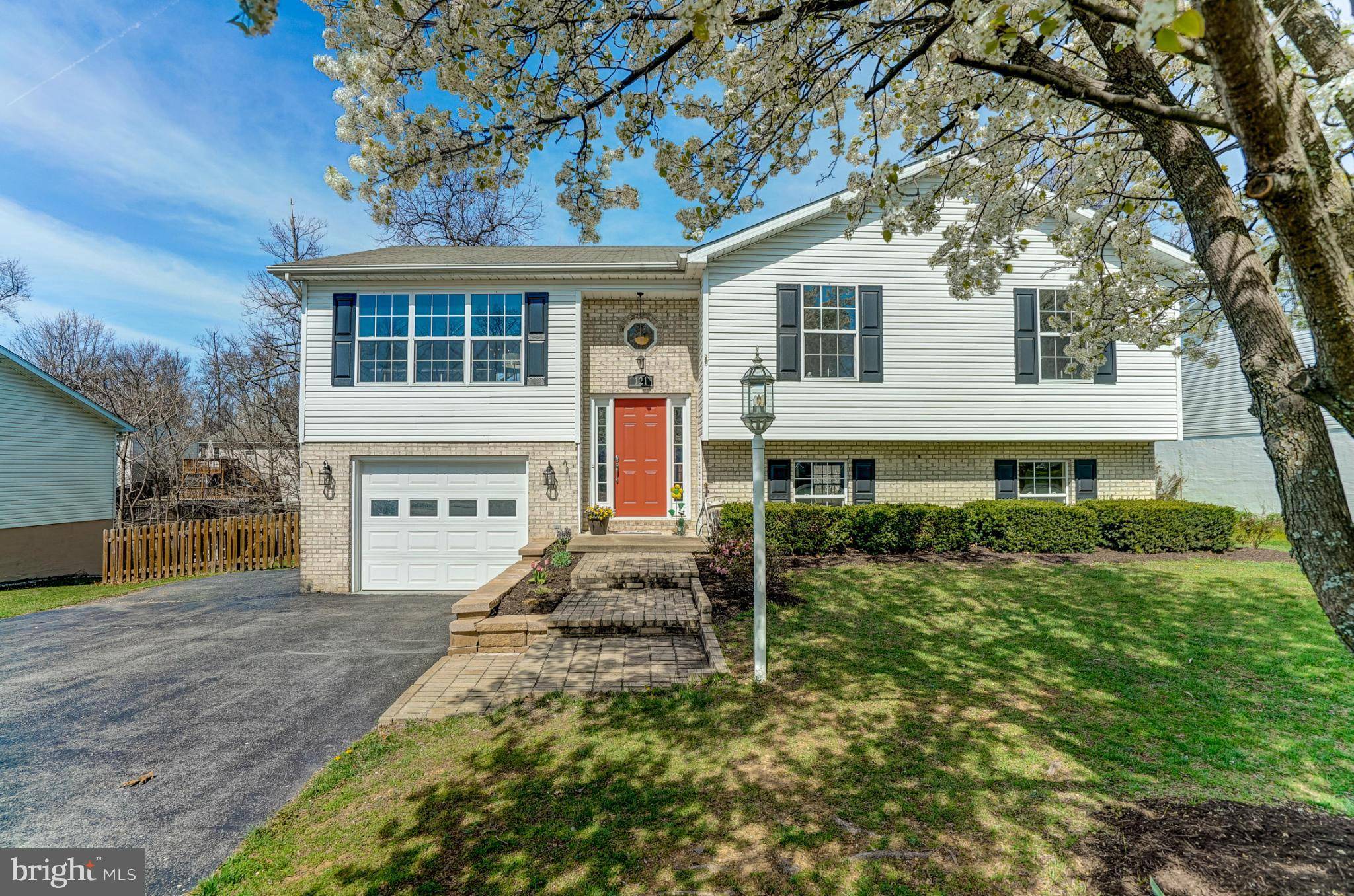 Winchester, VA 22602,121 REBECCA DR