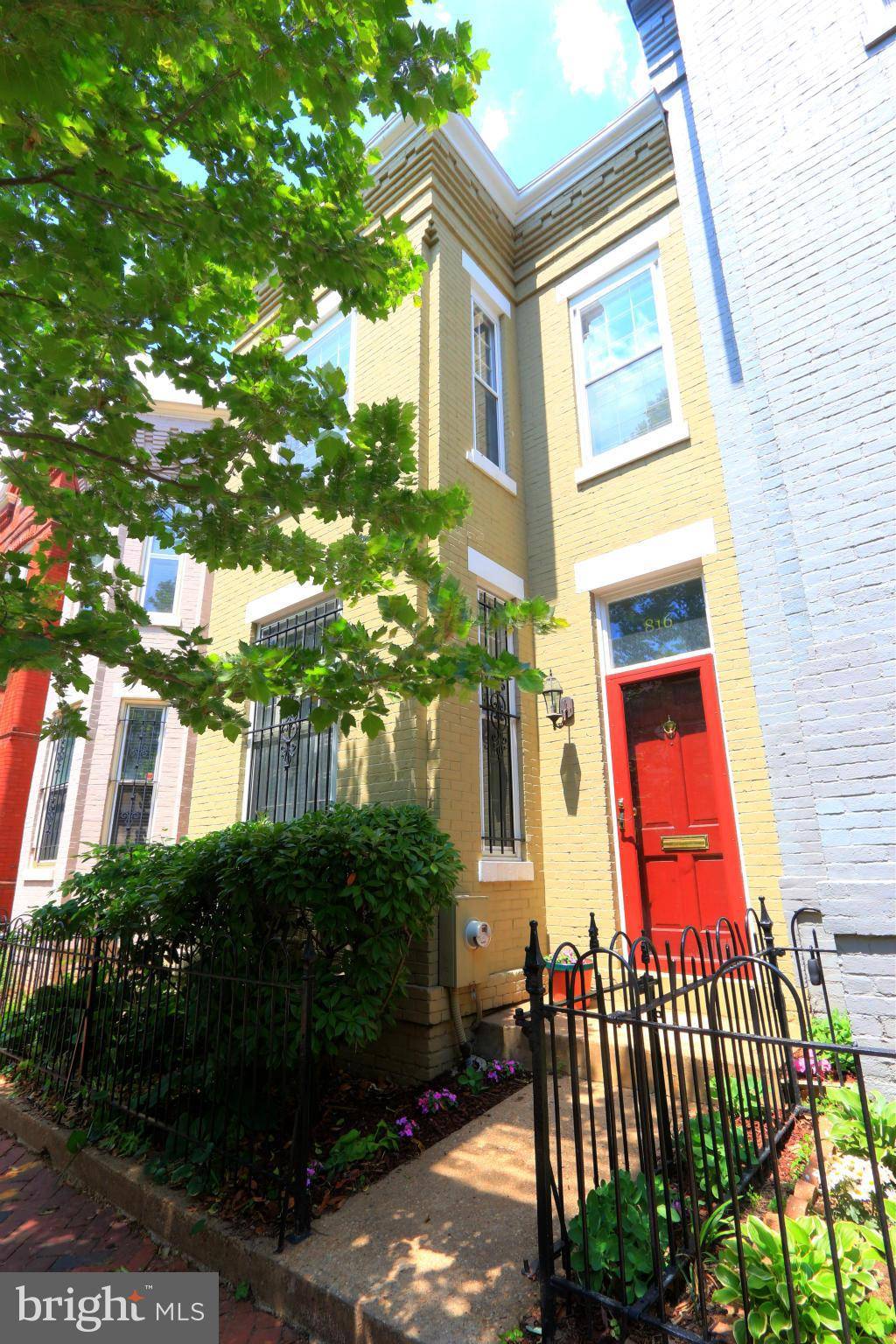 Washington, DC 20002,816 D ST NE