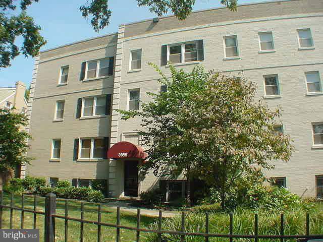 Washington, DC 20020,3956 PENNSYLVANIA AVE SE #301