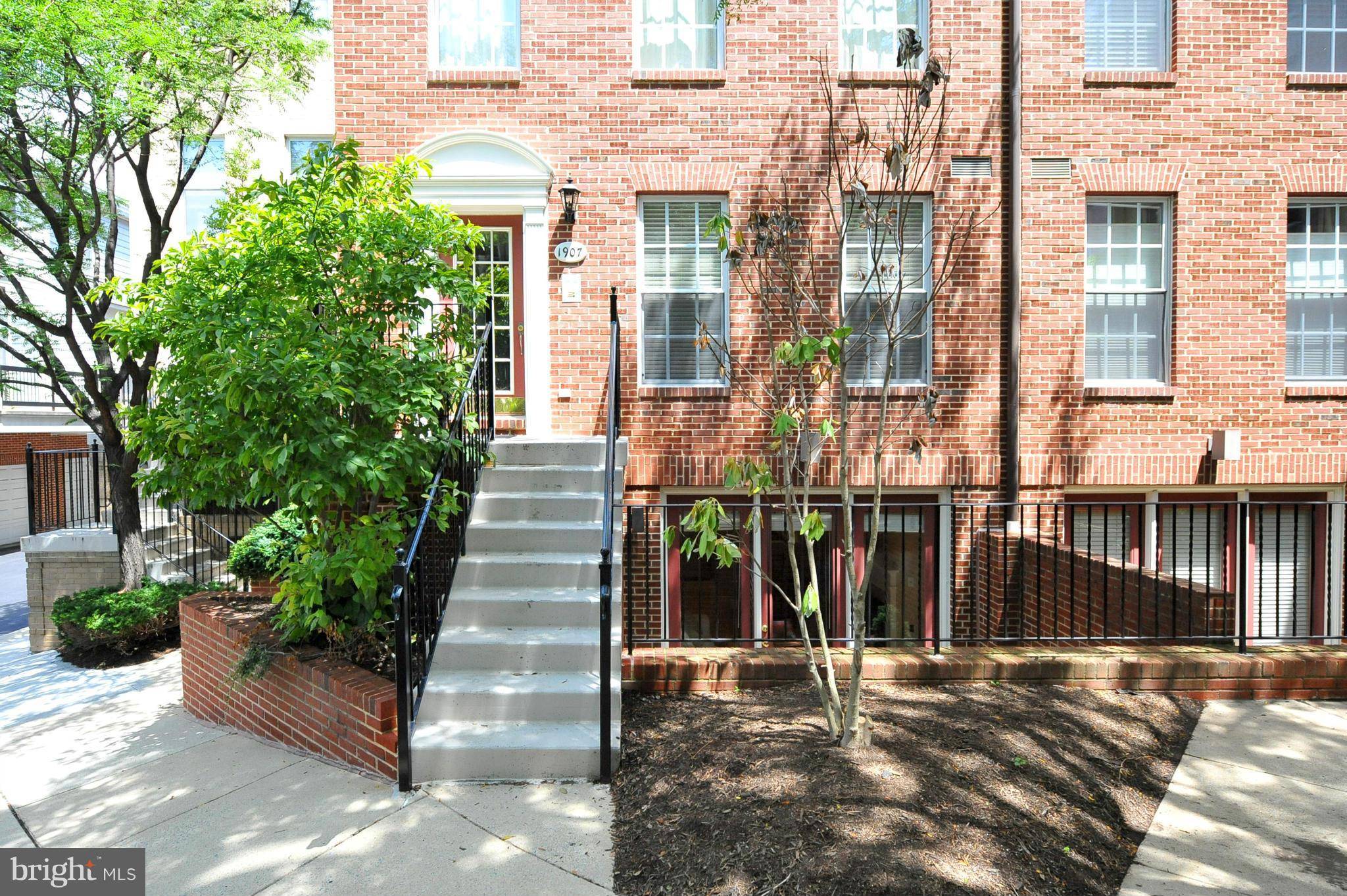 Washington, DC 20009,1907 KALORAMA PL NW #16