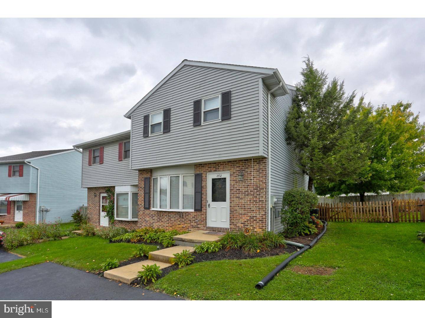 Ephrata, PA 17522,282 RIVERVIEW DR