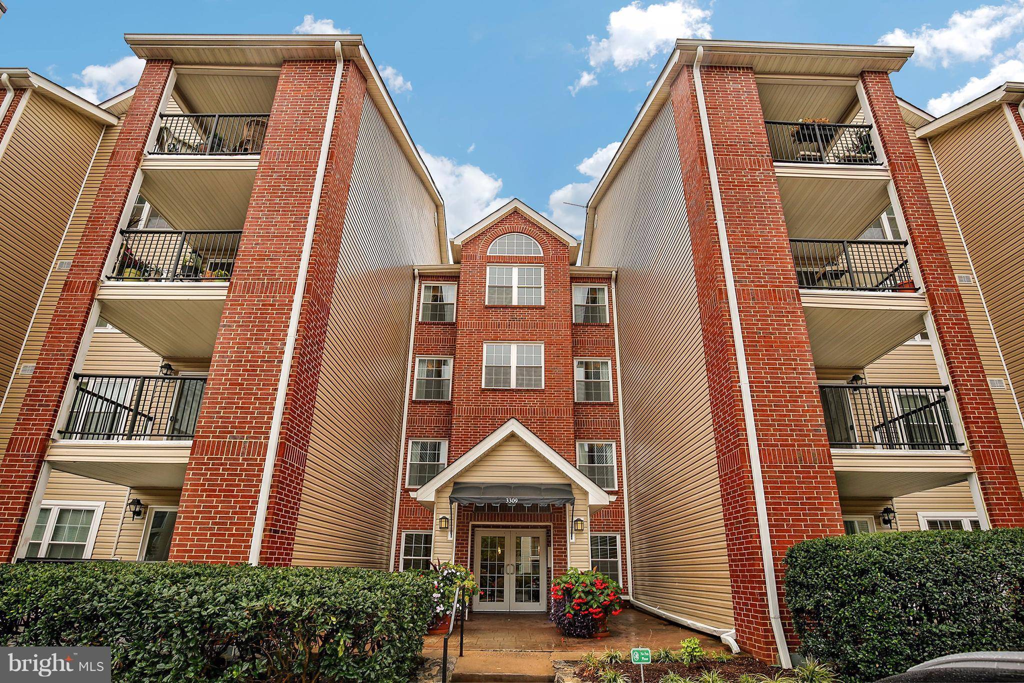 Alexandria, VA 22302,3309 WYNDHAM CIR #1172