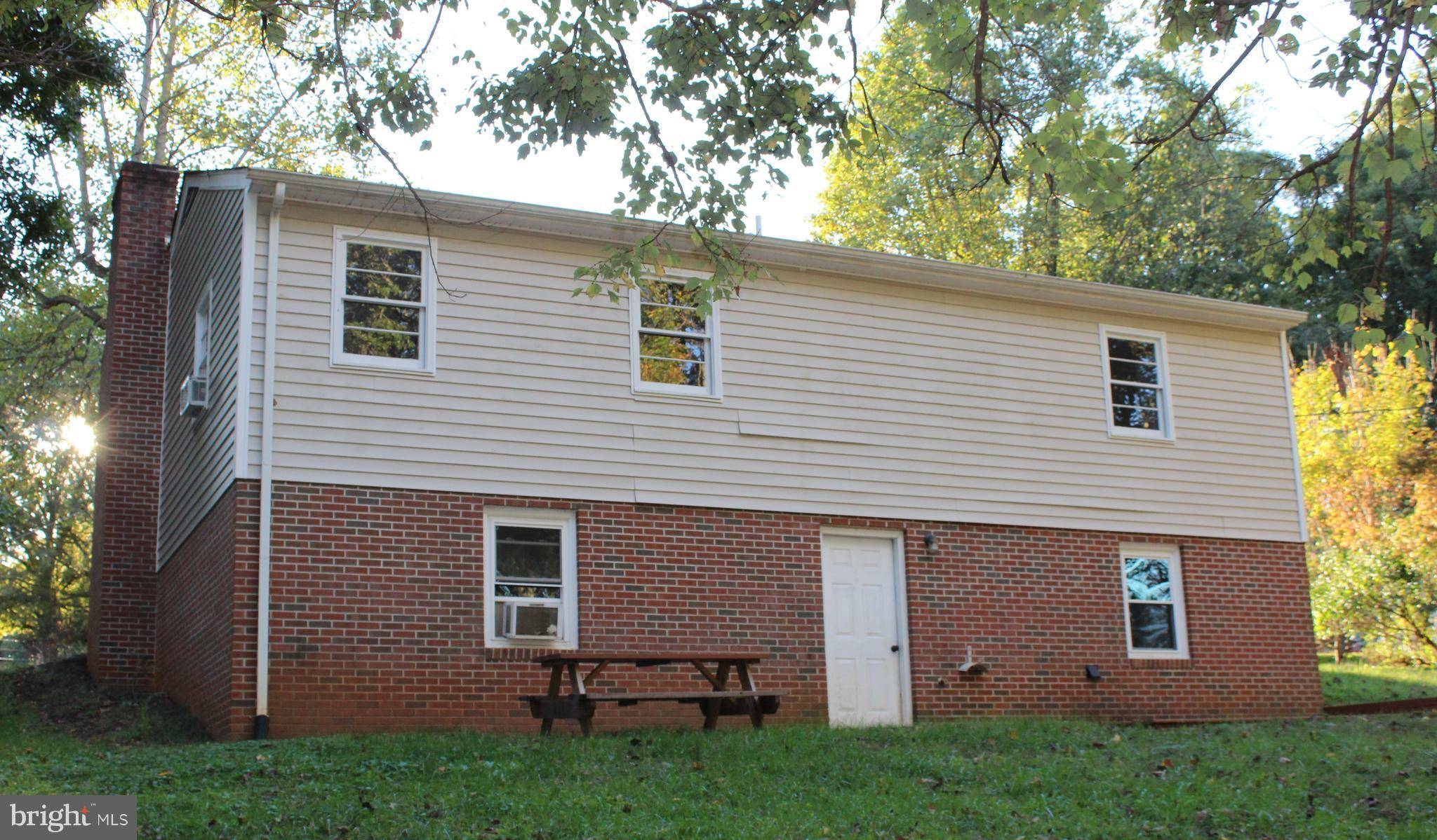 Ruckersville, VA 22968,604 LOCUST LN