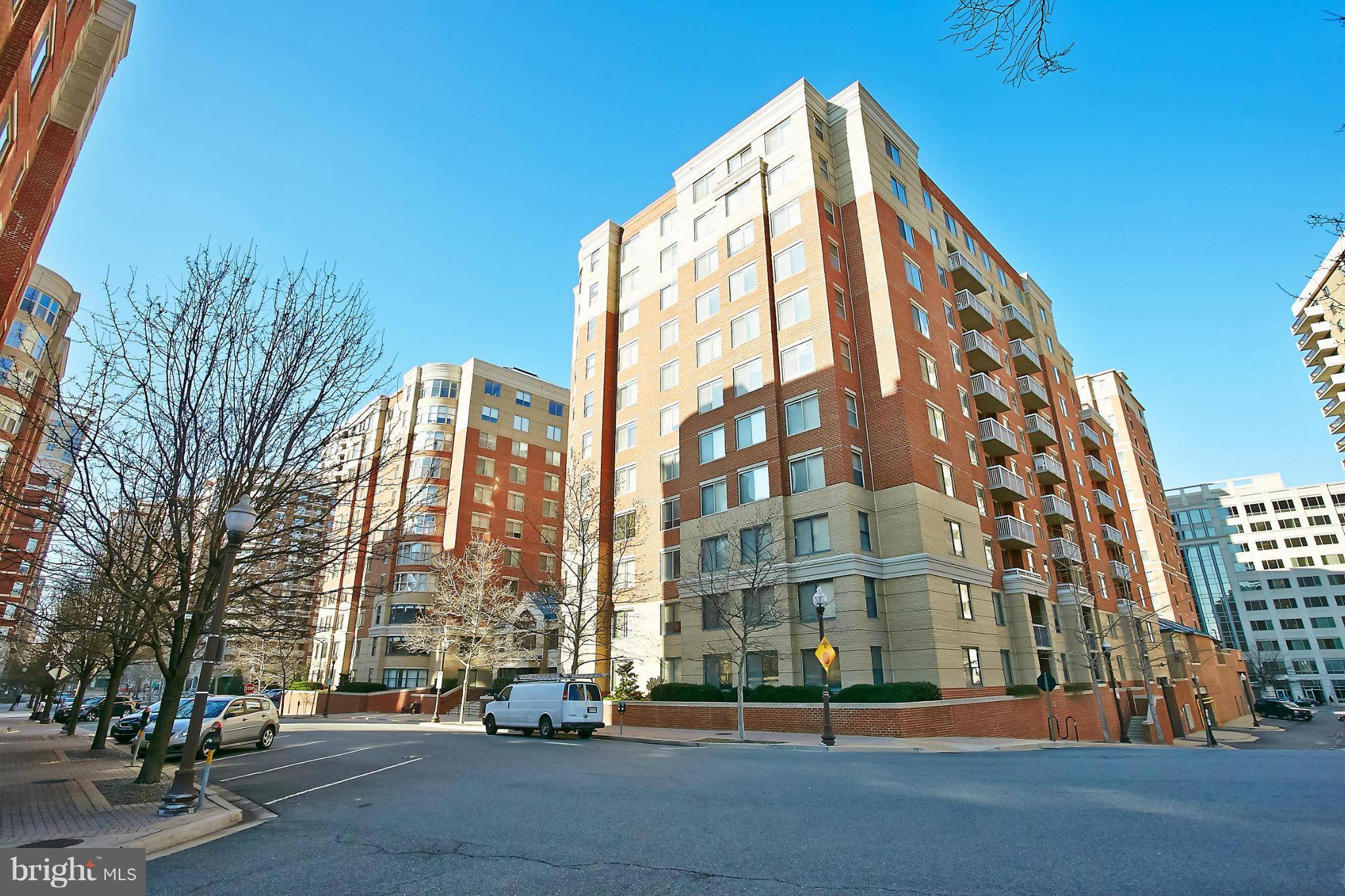 Arlington, VA 22203,3835 9TH ST N #405W