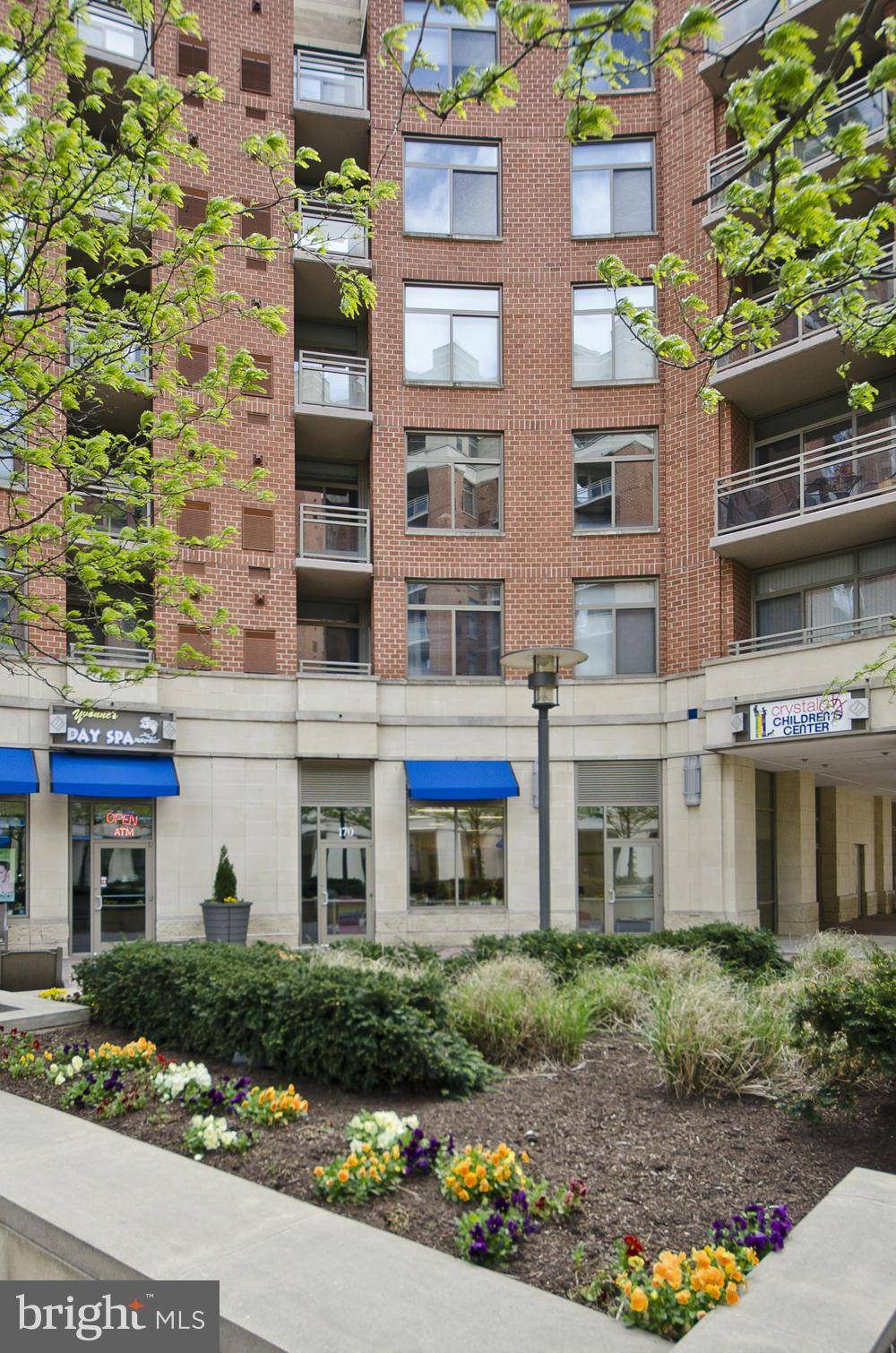 Arlington, VA 22202,3650 GLEBE RD #439