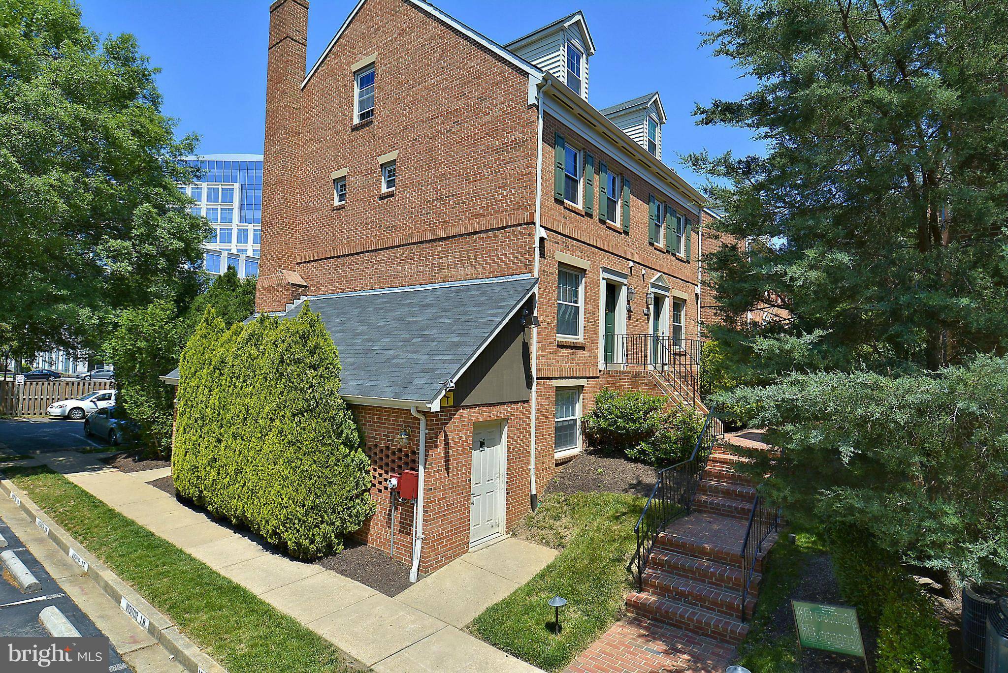 Arlington, VA 22203,768 VERMONT ST #1