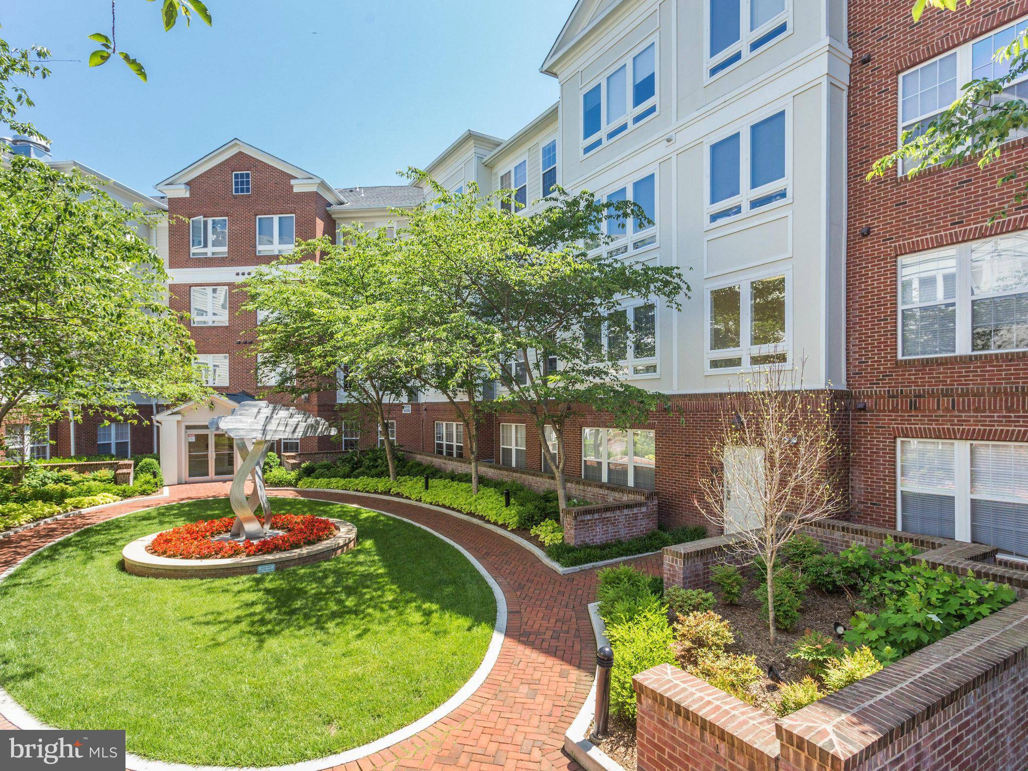 Arlington, VA 22204,801-S GREENBRIER ST #215